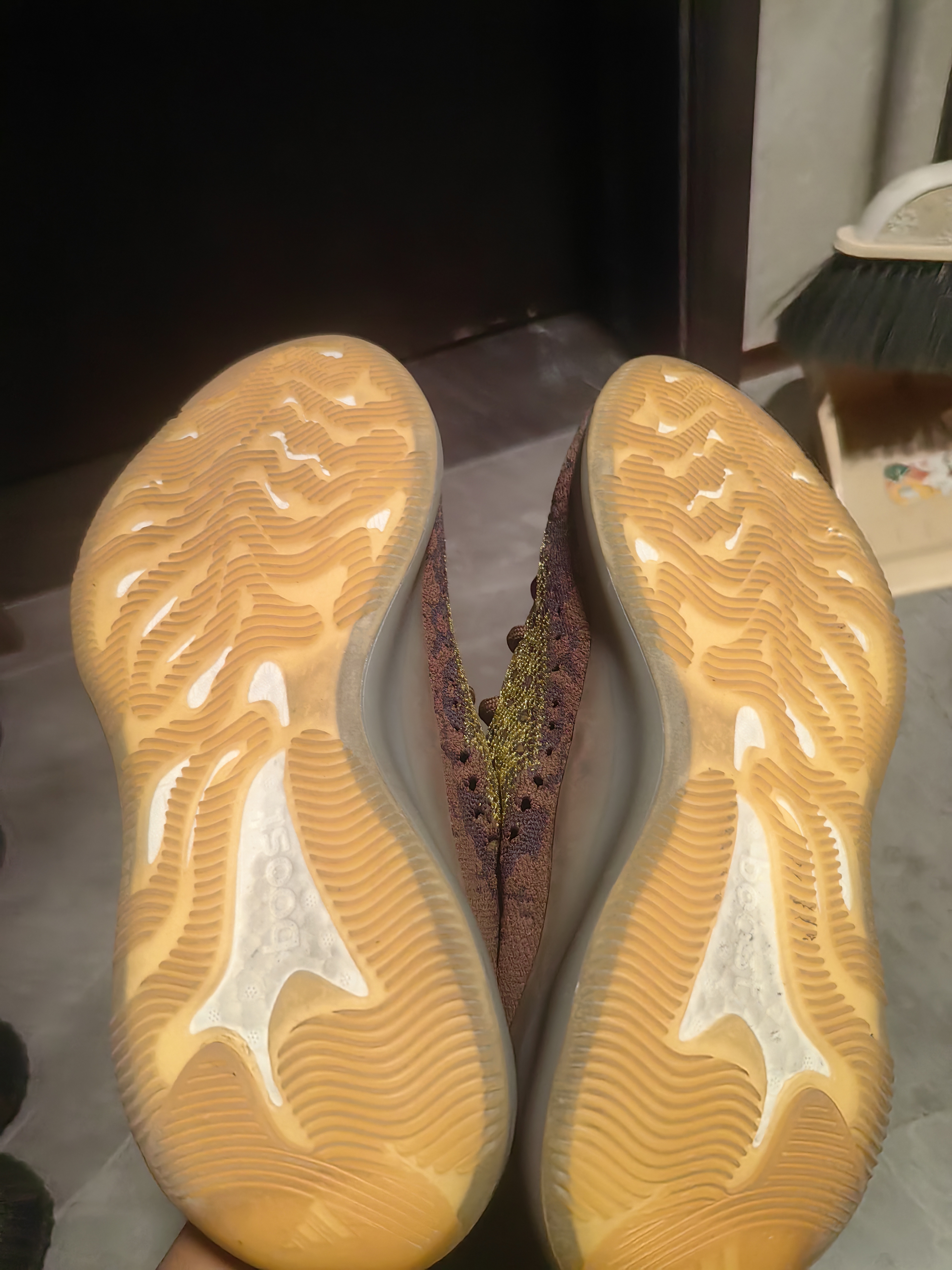 阿迪达斯 男女YEEZY BOOST 380 椰子休闲鞋 FZ4982 棕黄 43 实拍图