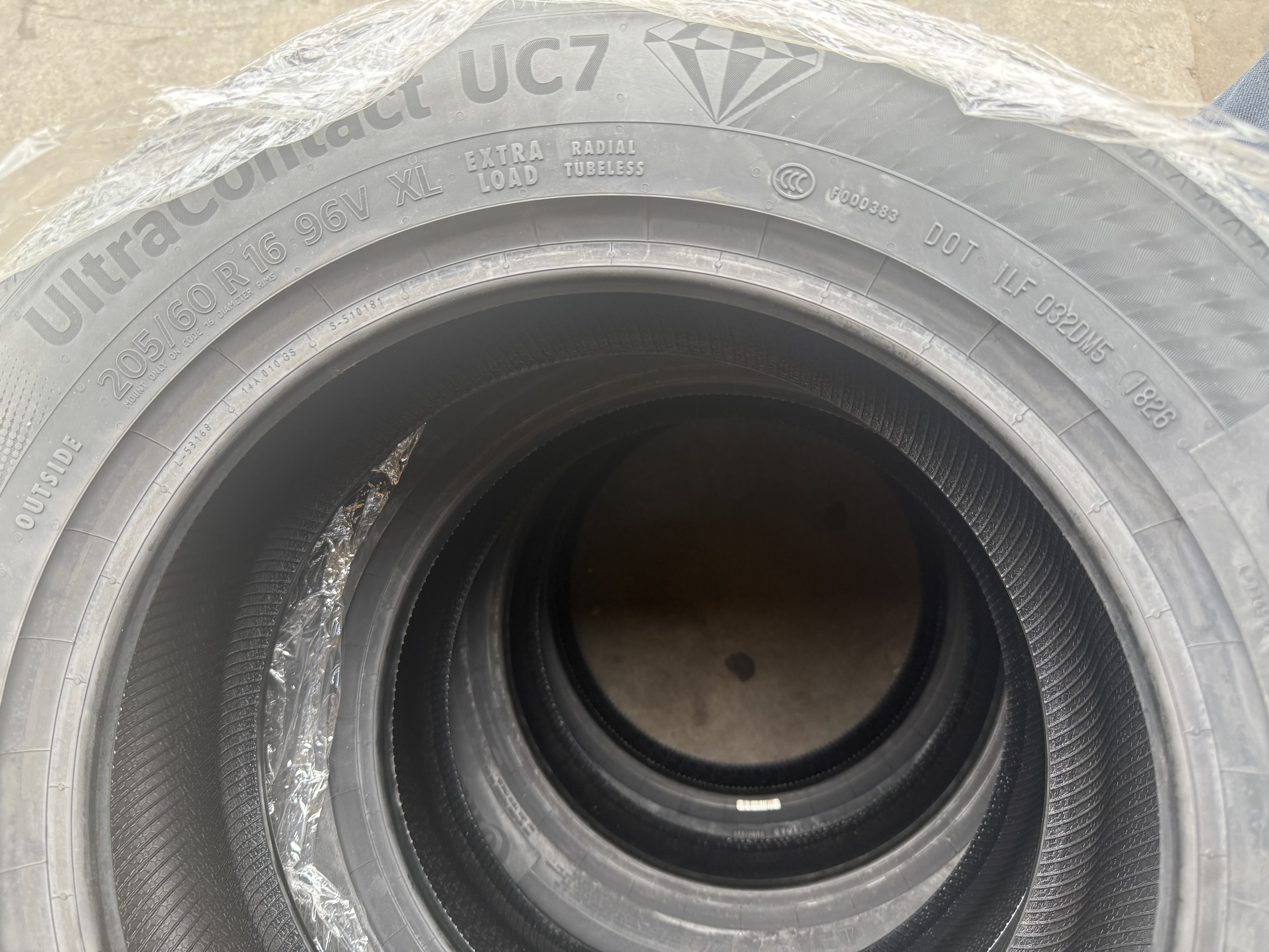 马牌（Continental）汽车轮胎 205/60R16 96V XL FR UC7 适配福特福克斯/宝骏510 实拍图