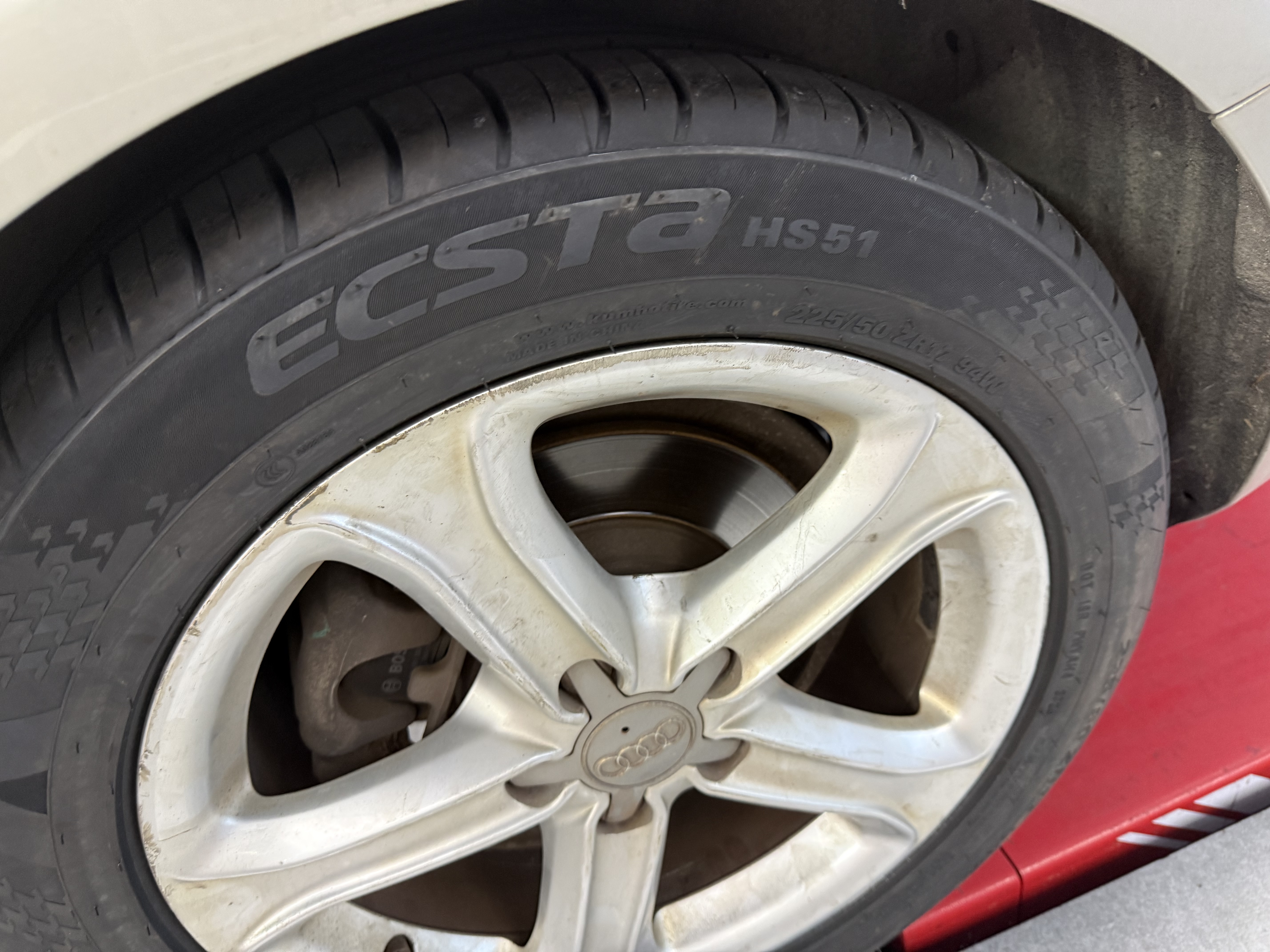 锦湖KUMHO汽车轮胎 225/50ZR17 94W HS51 适配雅阁/凌渡/皇冠/奥迪A4L 实拍图