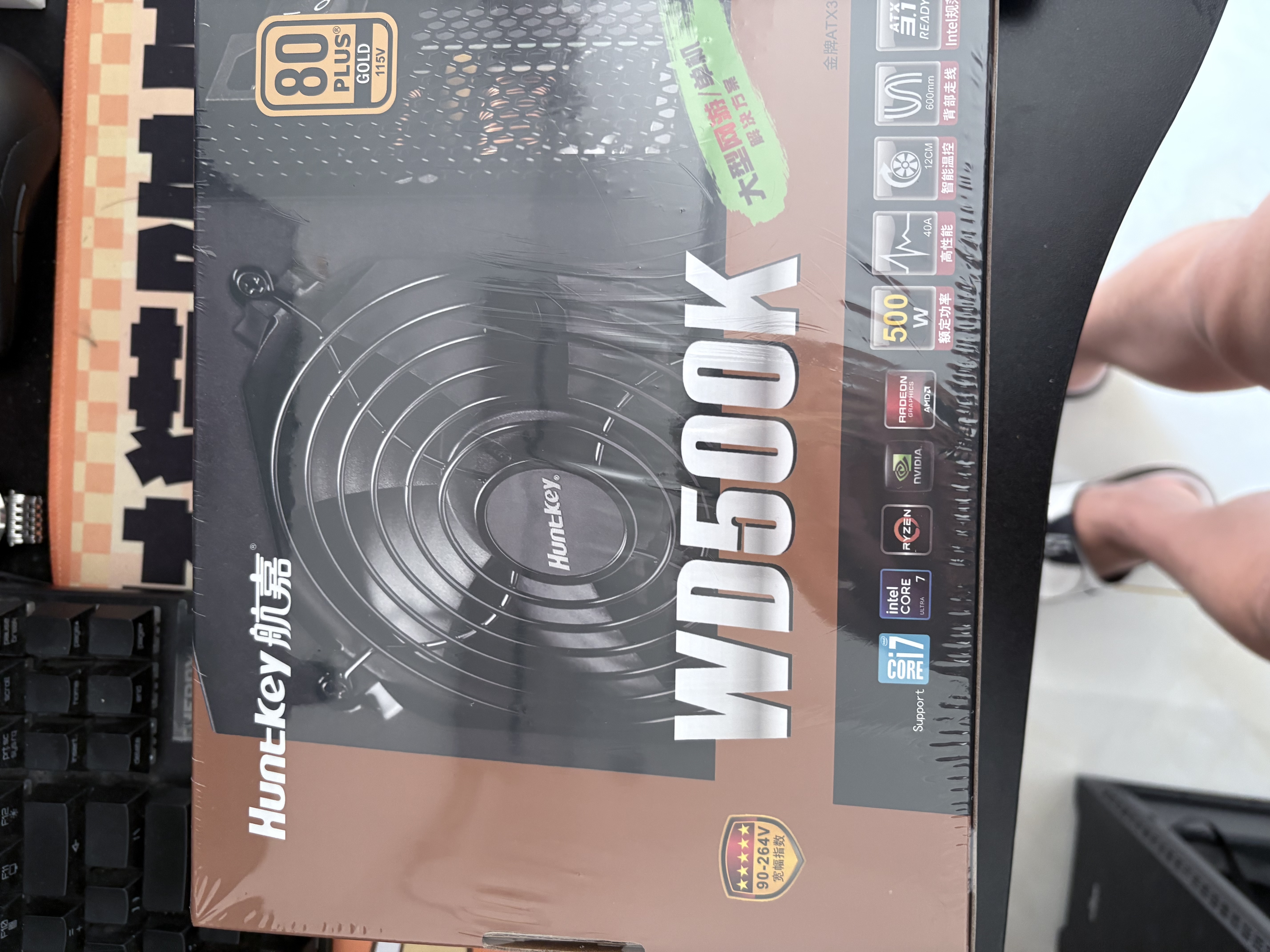 航嘉（Huntkey）WD500K 金牌500W电脑电源（80PLUS金牌/单路40A/全电压/LLC+SR+DC-DC/智能温控/apex英雄） 实拍图