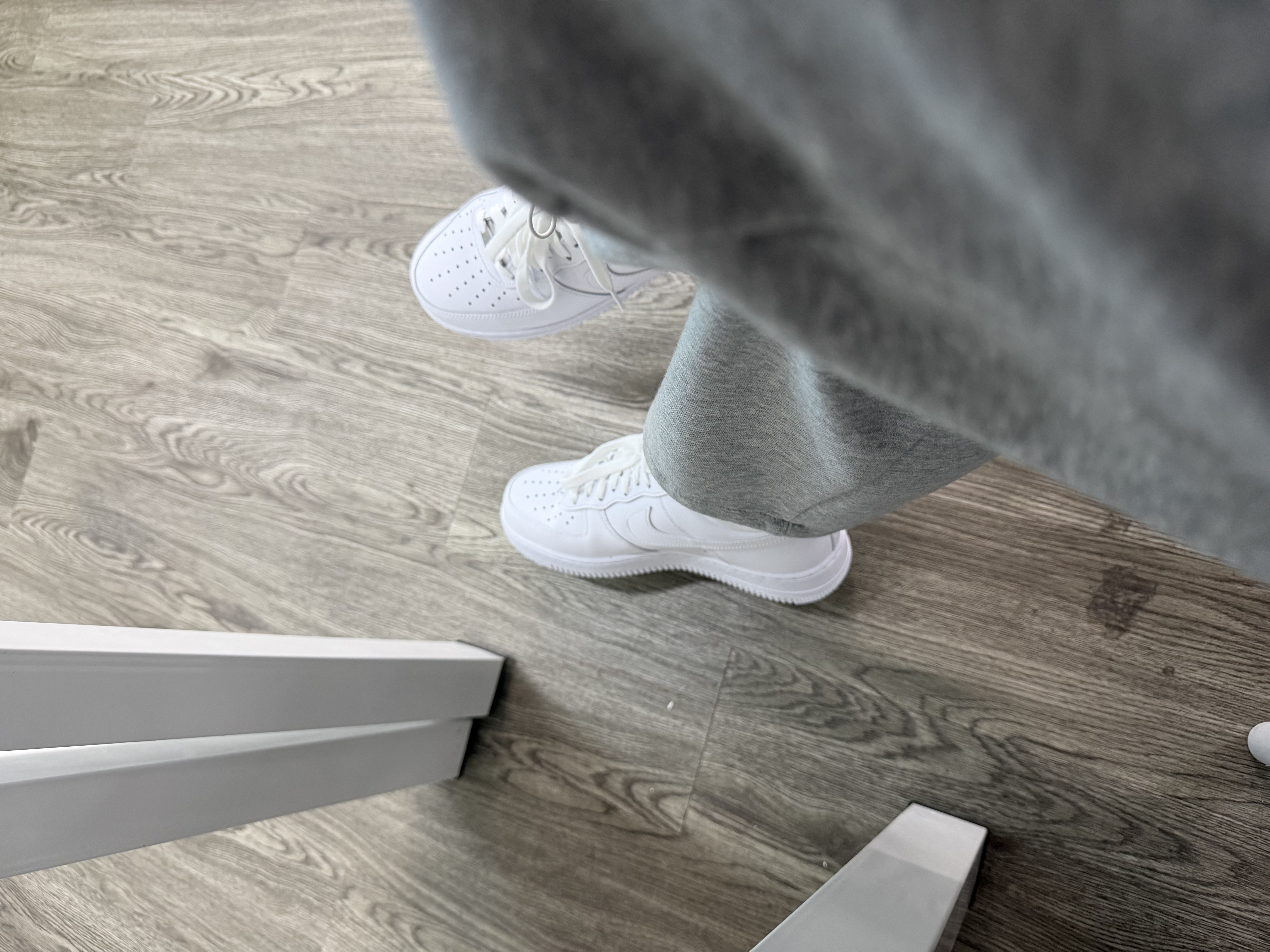 耐克NIKE男空军一号AF1 运动鞋CW2288-111白41 实拍图