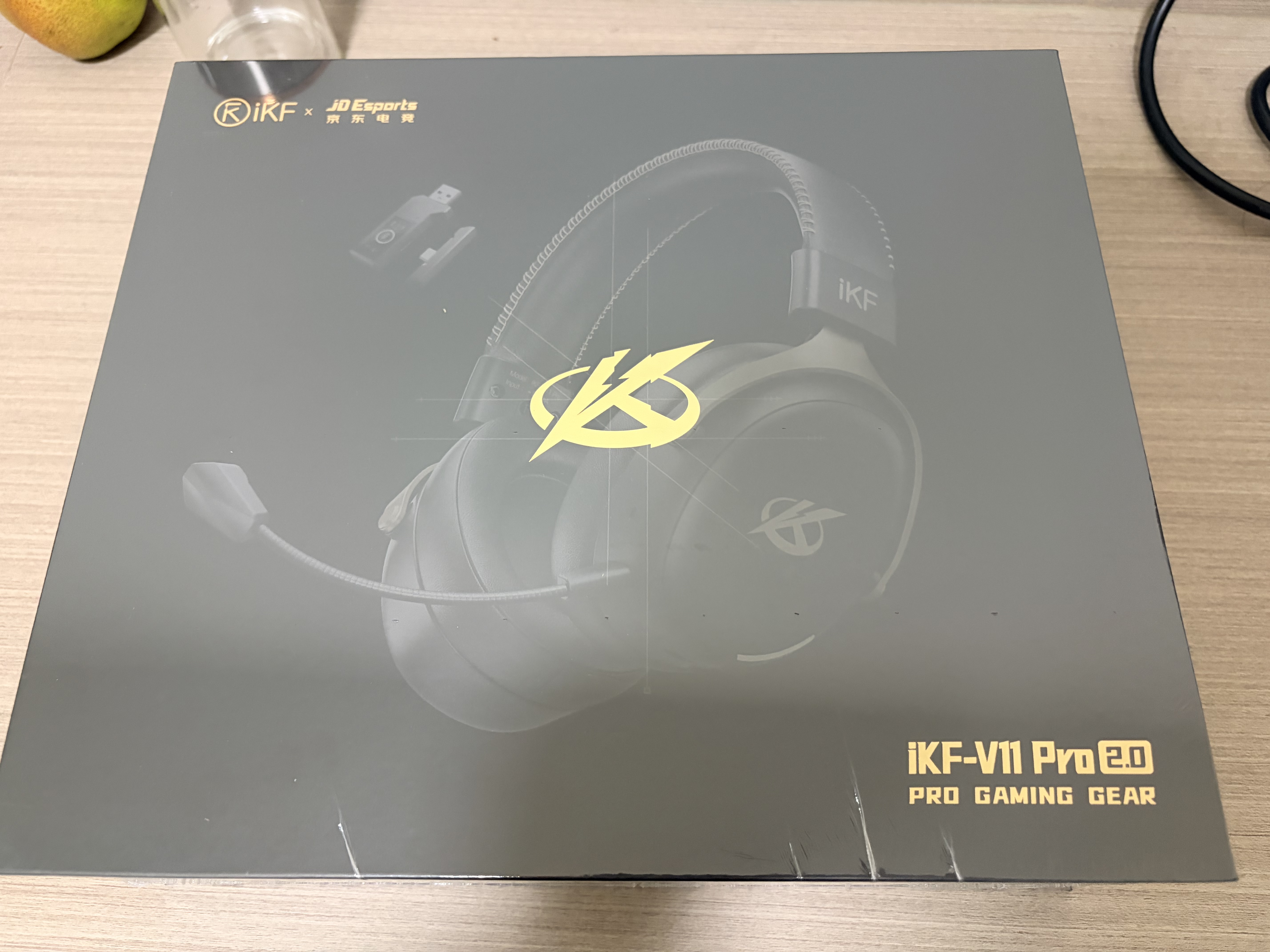iKF V11 Pro2.0【京东电竞联名限定礼盒】四模无线游戏耳机头戴式蓝牙2.4G电竞三角洲特调音效 黑金色 实拍图