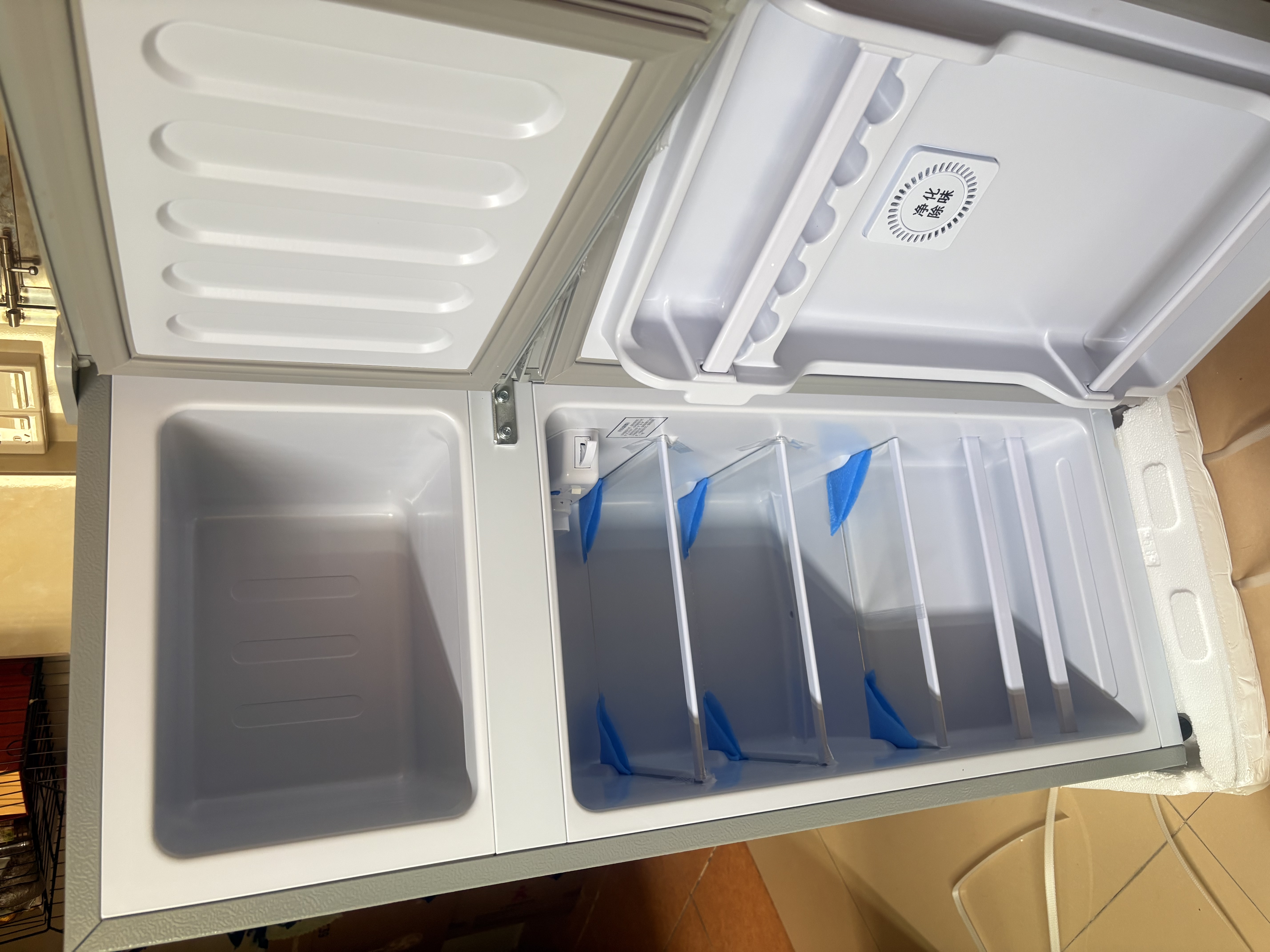 奥克斯（AUX）小冰箱家用小型迷你冷藏冷冻两用出租房宿舍用节能省电寝室办公室电冰箱 【一级能效】186银色【高效保鲜 铜管速冷】70L 实拍图