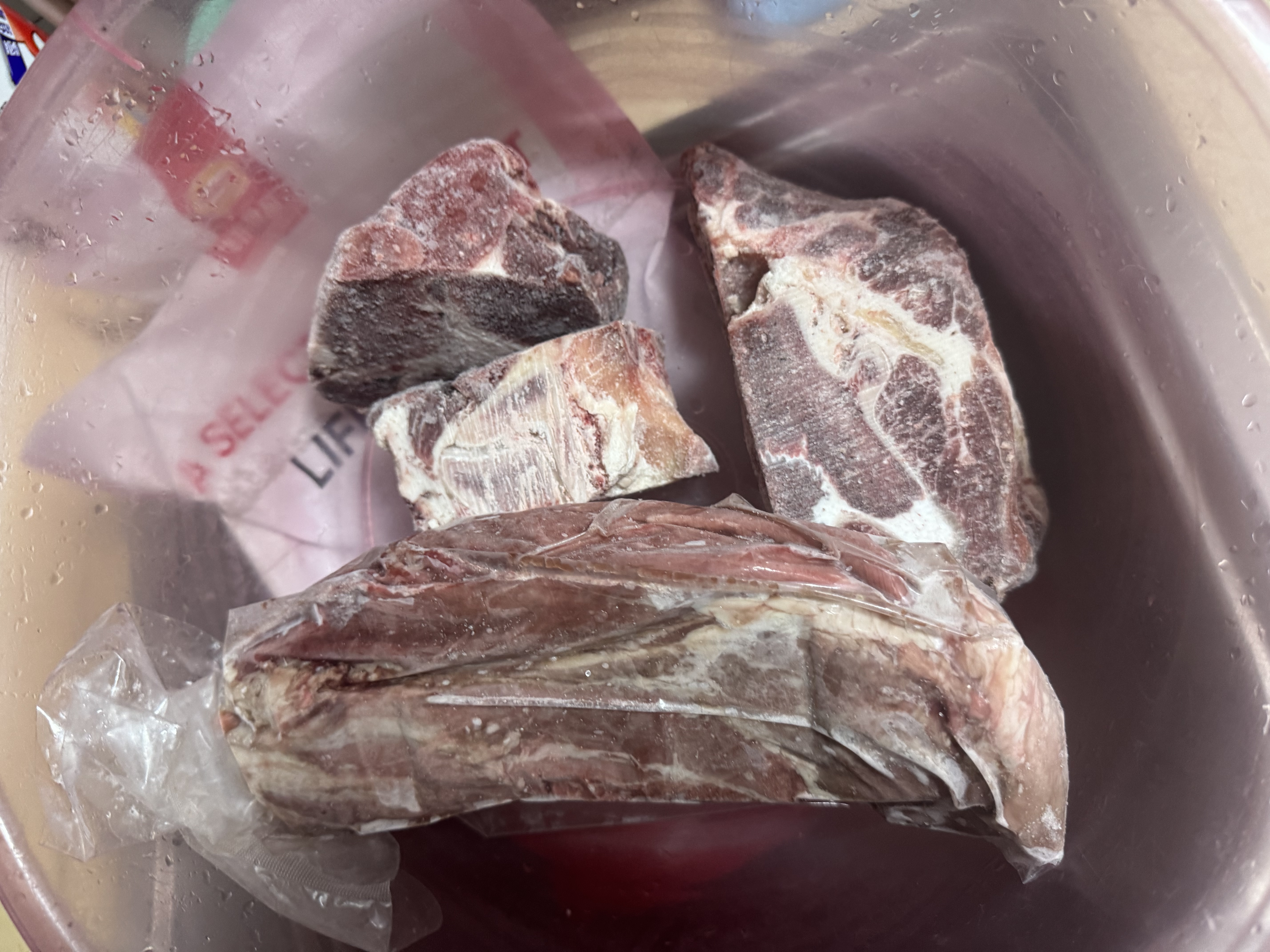肉鲜厨师 满肉牛脊骨原切（70%带肉） 净重2斤 牛脖骨蝎子冷冻龙骨煲汤 实拍图