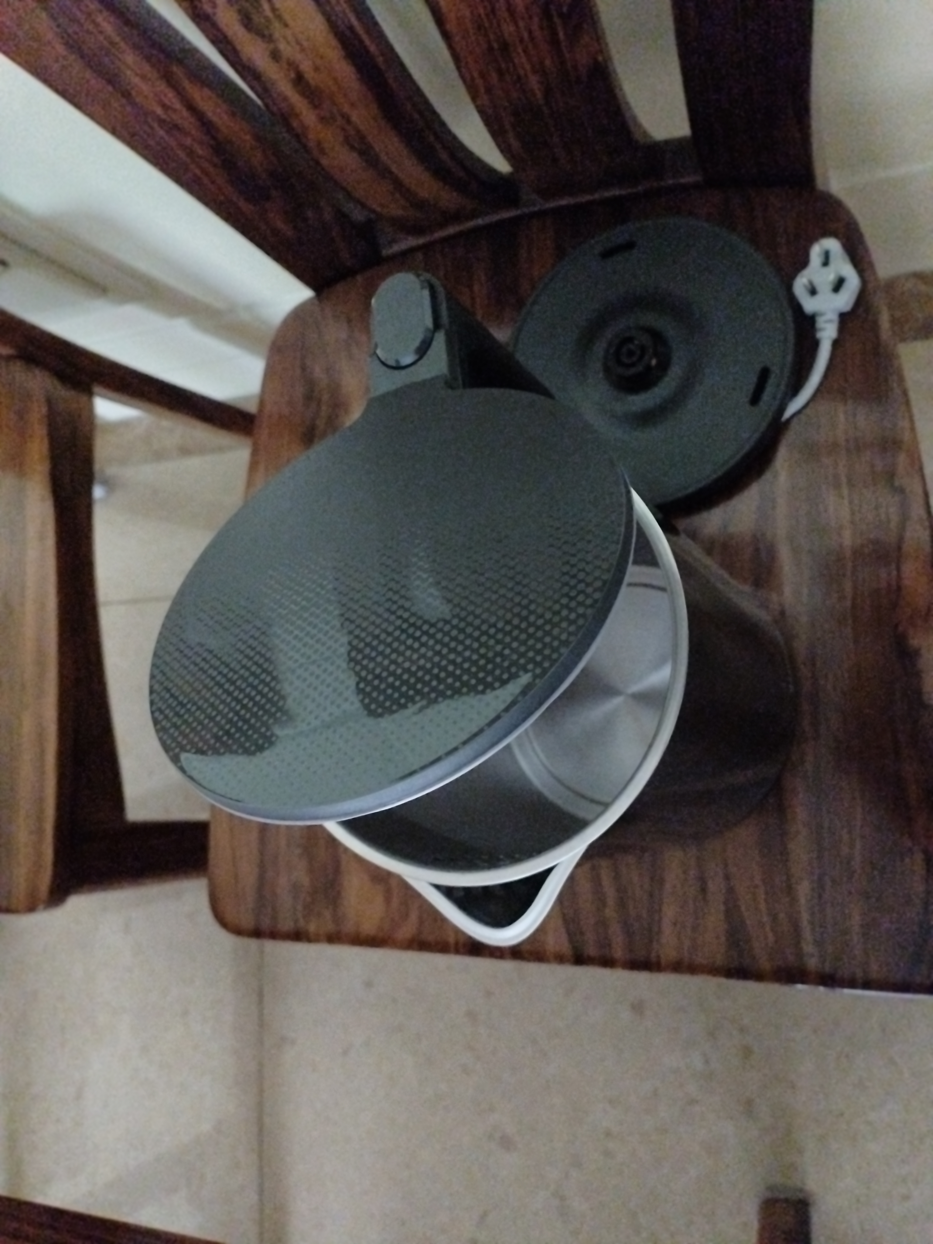 苏泊尔（SUPOR）热水壶 烧水壶自动断电 无缝一体 2.2L大容量 304不锈钢电水壶  速沸电水壶 SW-22J05A 实拍图