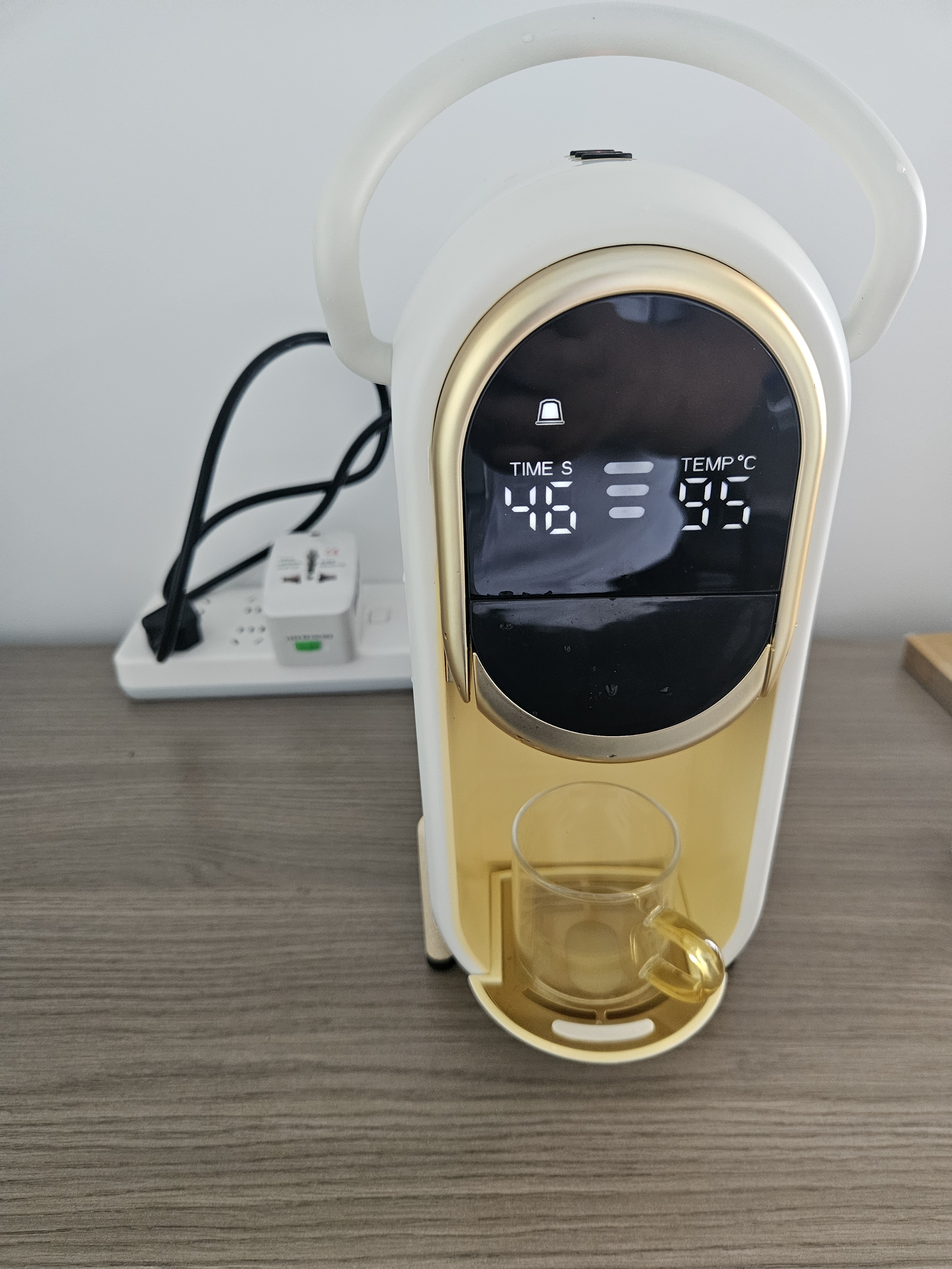 irmafreda艾尔菲德AI智能识咖兼容型全自动胶囊咖啡机 冷热双萃可调温水量家用办公室礼物胶囊式可用咖啡粉 【AI版标配】AI识咖丨精准温控丨可调水量 实拍图