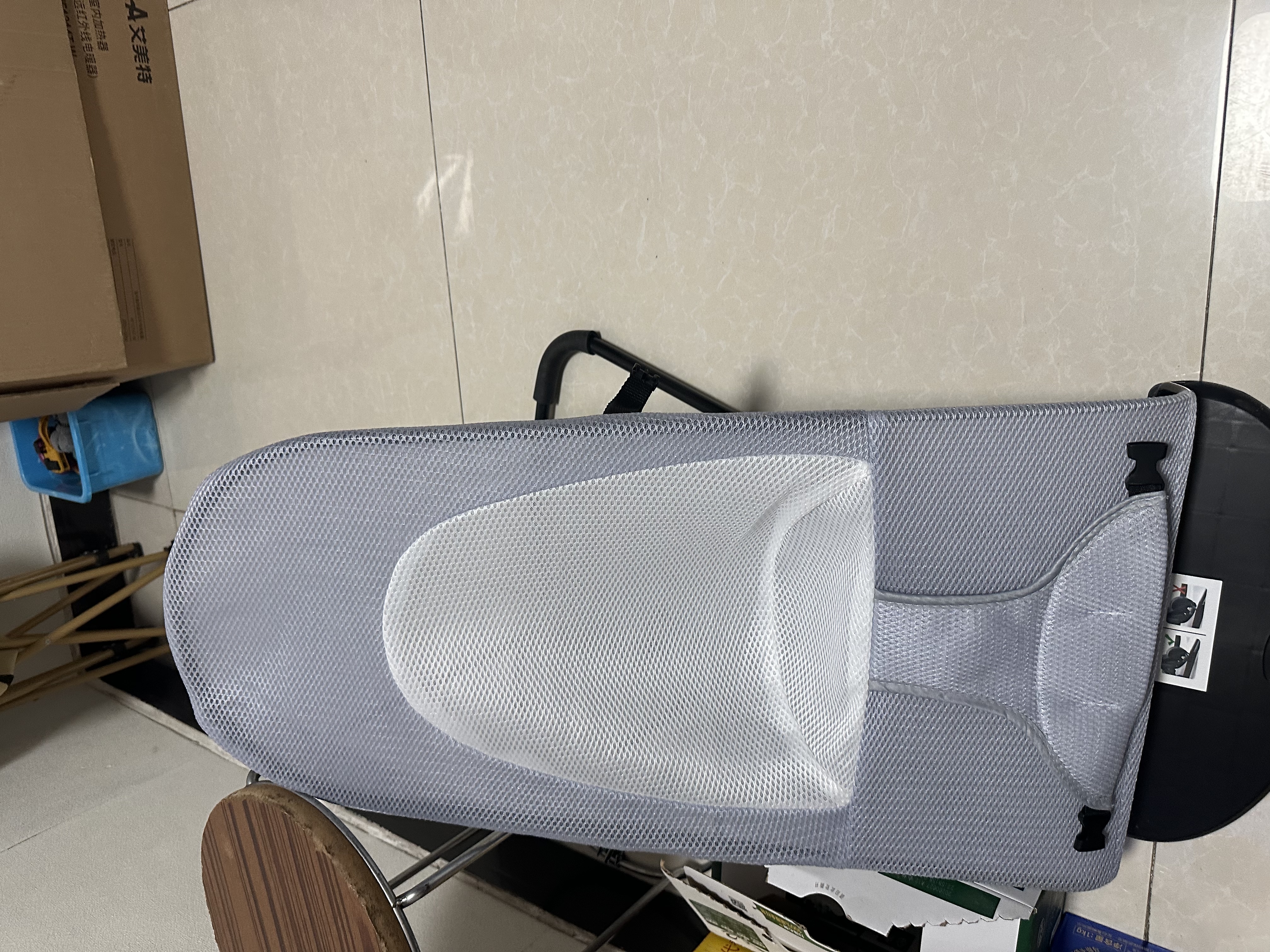 哈森熊婴儿摇摇椅哄娃神器哄宝宝哄睡摇篮躺椅可折叠可调节摇摇椅安抚椅 灰色双层网格款 实拍图