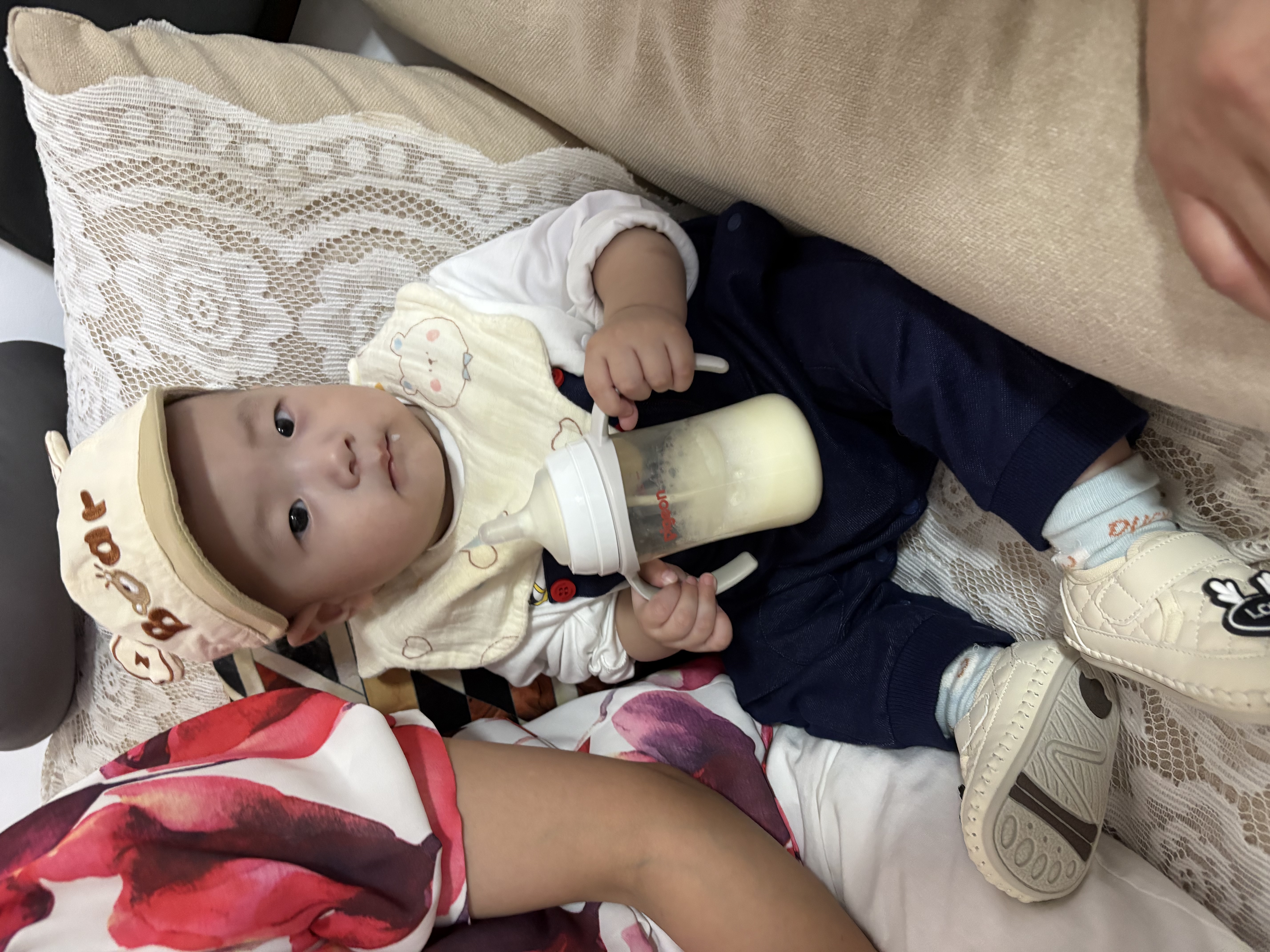 戴维贝拉（DAVE＆BELLA）儿童毛衣针织衫2026秋季新款童装男童刺绣洋气外套男宝宝可爱开衫 黄色【现货】 90 cm（建议身高80-90cm） 实拍图