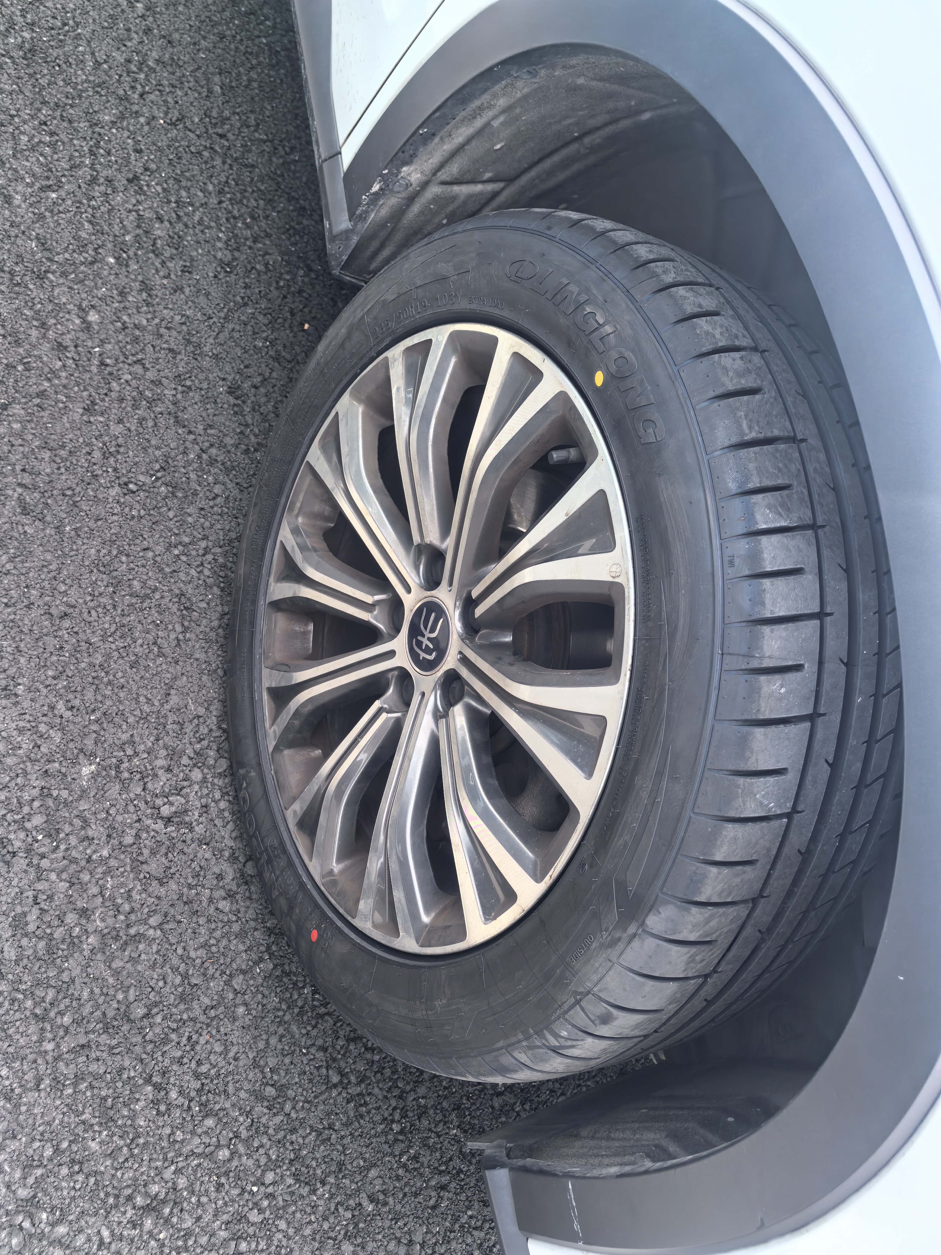 玲珑轮胎汽车轮胎235/50R19 103Y XL臻选AR200 适配比亚迪/领克01 实拍图