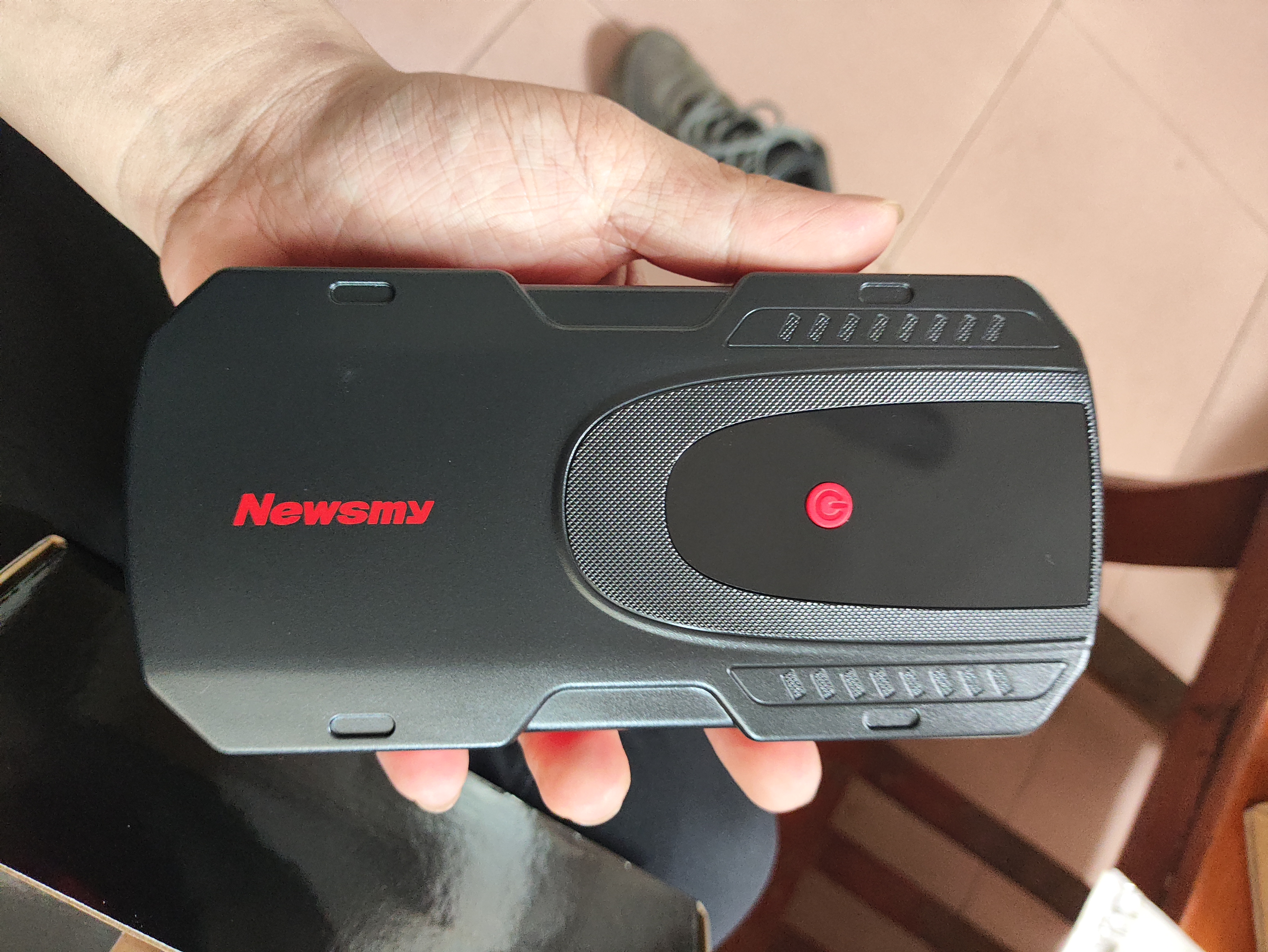 纽曼（Newsmy） 【3C认证】汽车应急启动电源搭电宝汽车专用12V电瓶紧急强启摩托车S400打火救援搭电神器户外电源 实拍图
