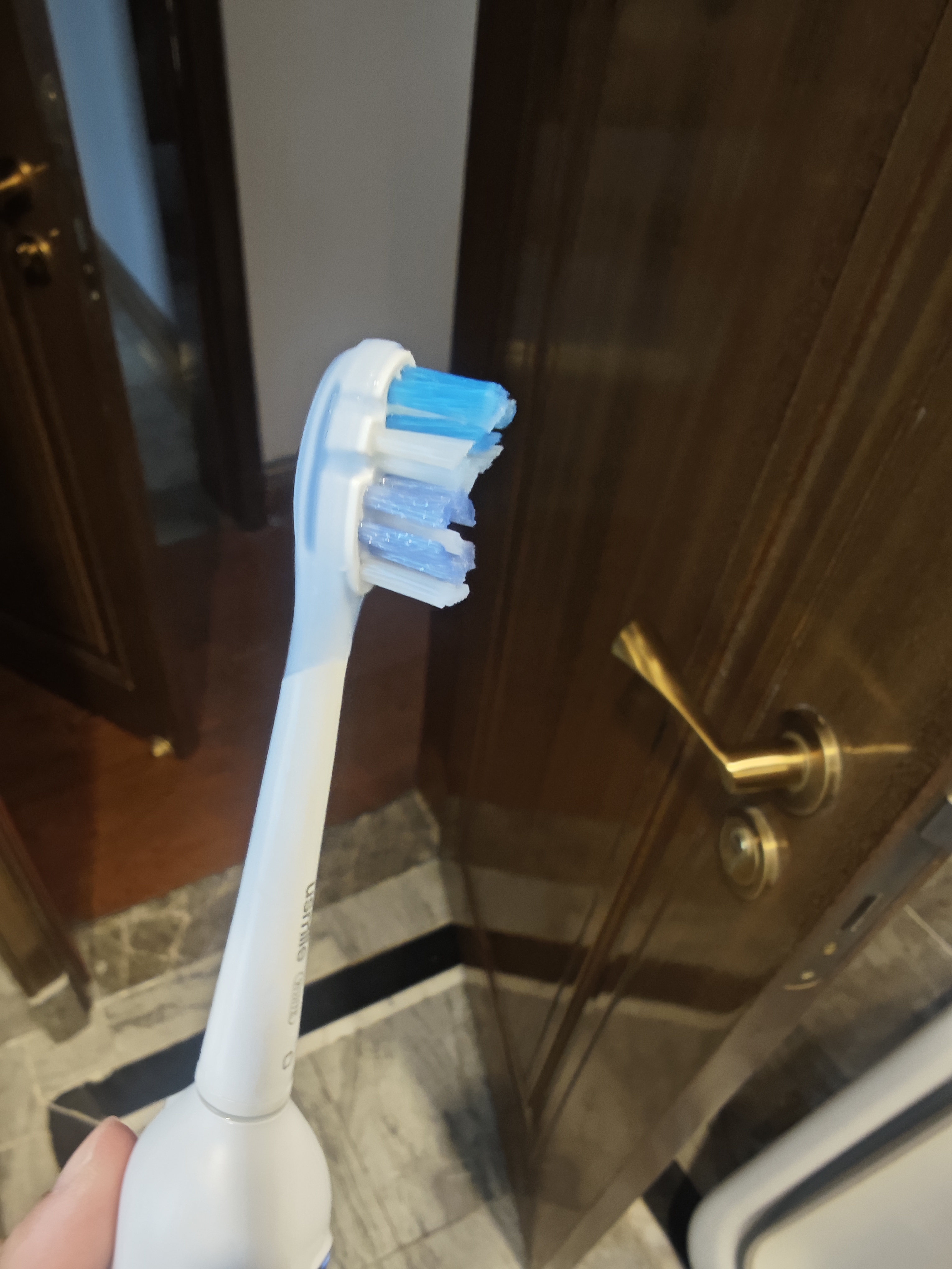 usmile【企业】笑容加智能扫振电动牙刷 P20 PROS冰河白 深度清洁护龈 实拍图