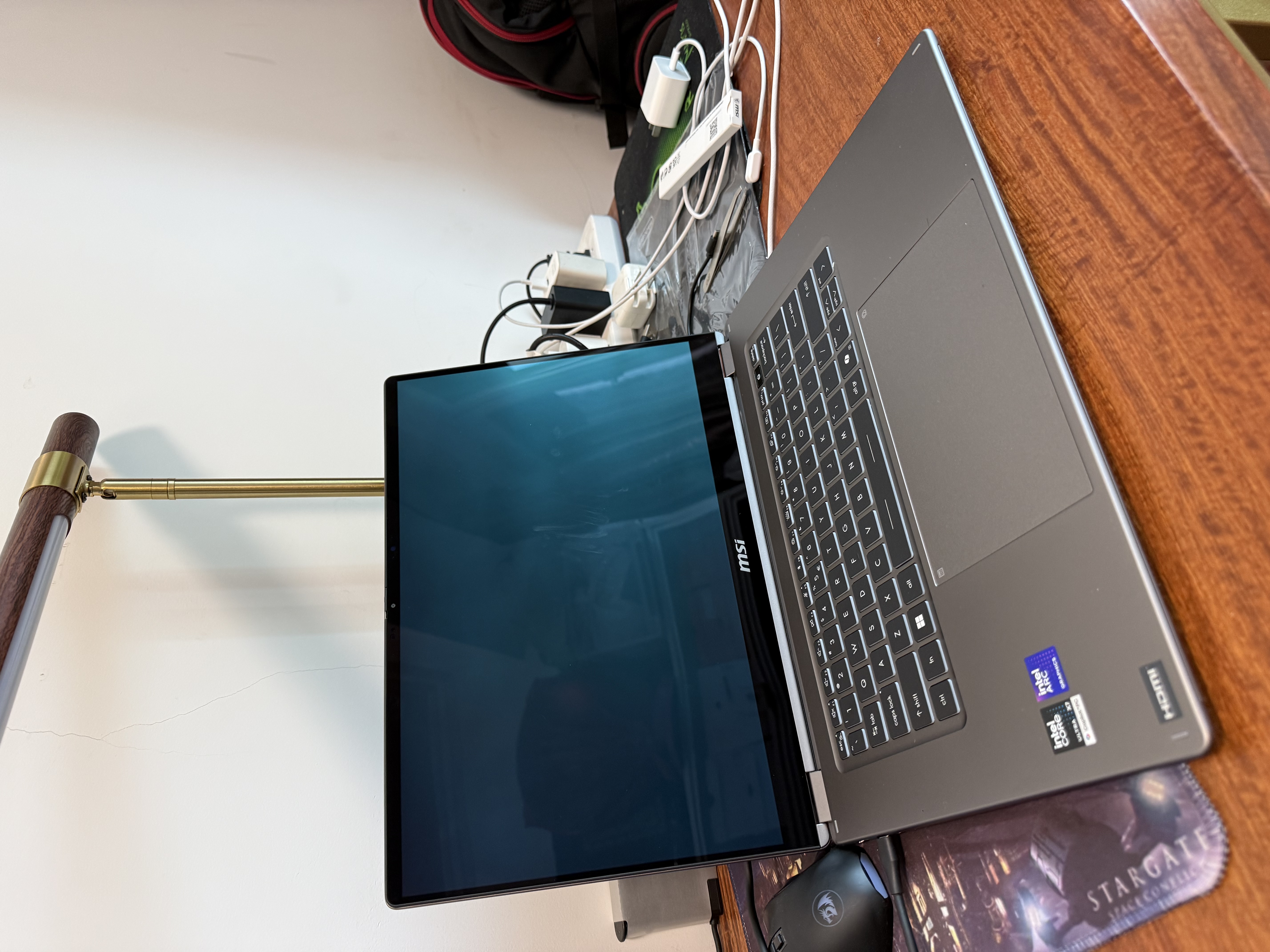 微星（MSI）尊爵16 Flip AI+ 酷睿UltraX7 358H全能本商务办公轻薄笔记本电脑(16英寸 32G 2T 2.8K)触控翻转屏 实拍图