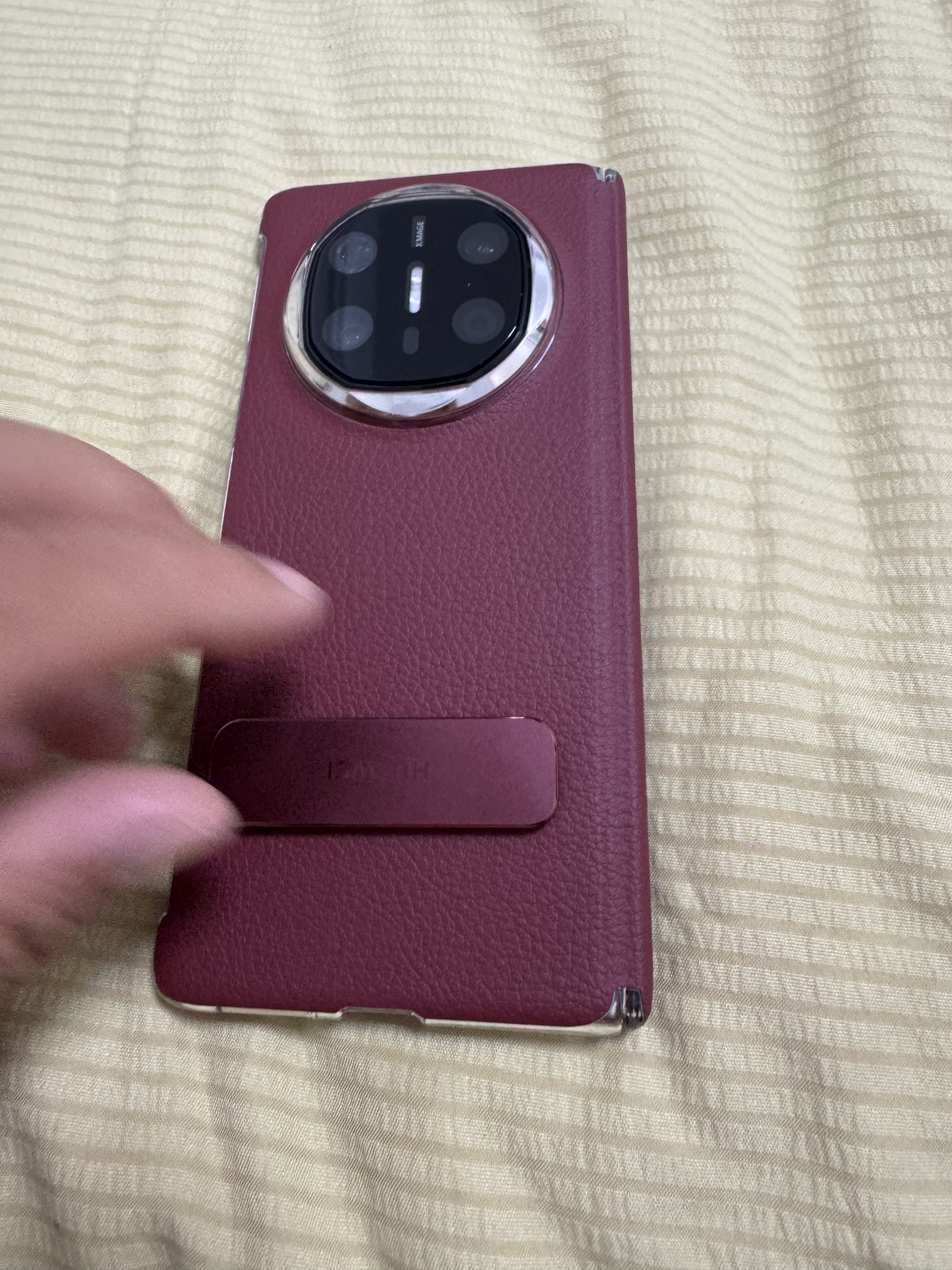 HUAWEI Mate X6 折叠屏【现货当天发】分布式玄武架构 鸿蒙大屏AI 红枫原色影像华为新品折叠旗舰手机 寰宇红 12GB+512GB 官方标配 实拍图