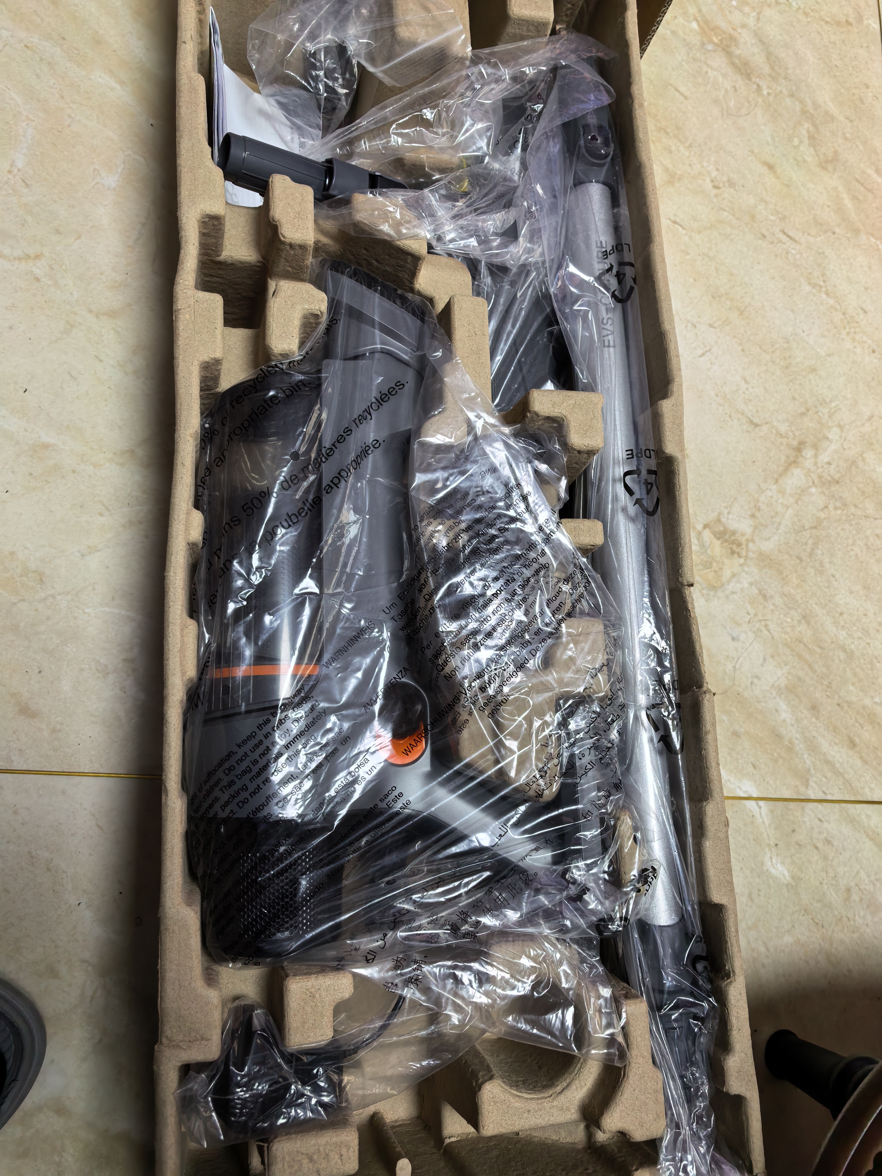 苏泊尔（SUPOR）吸尘器家用无线手持大功率轻量吸尘机车载吸尘器长续航宠物家庭适用C6 PURE 实拍图