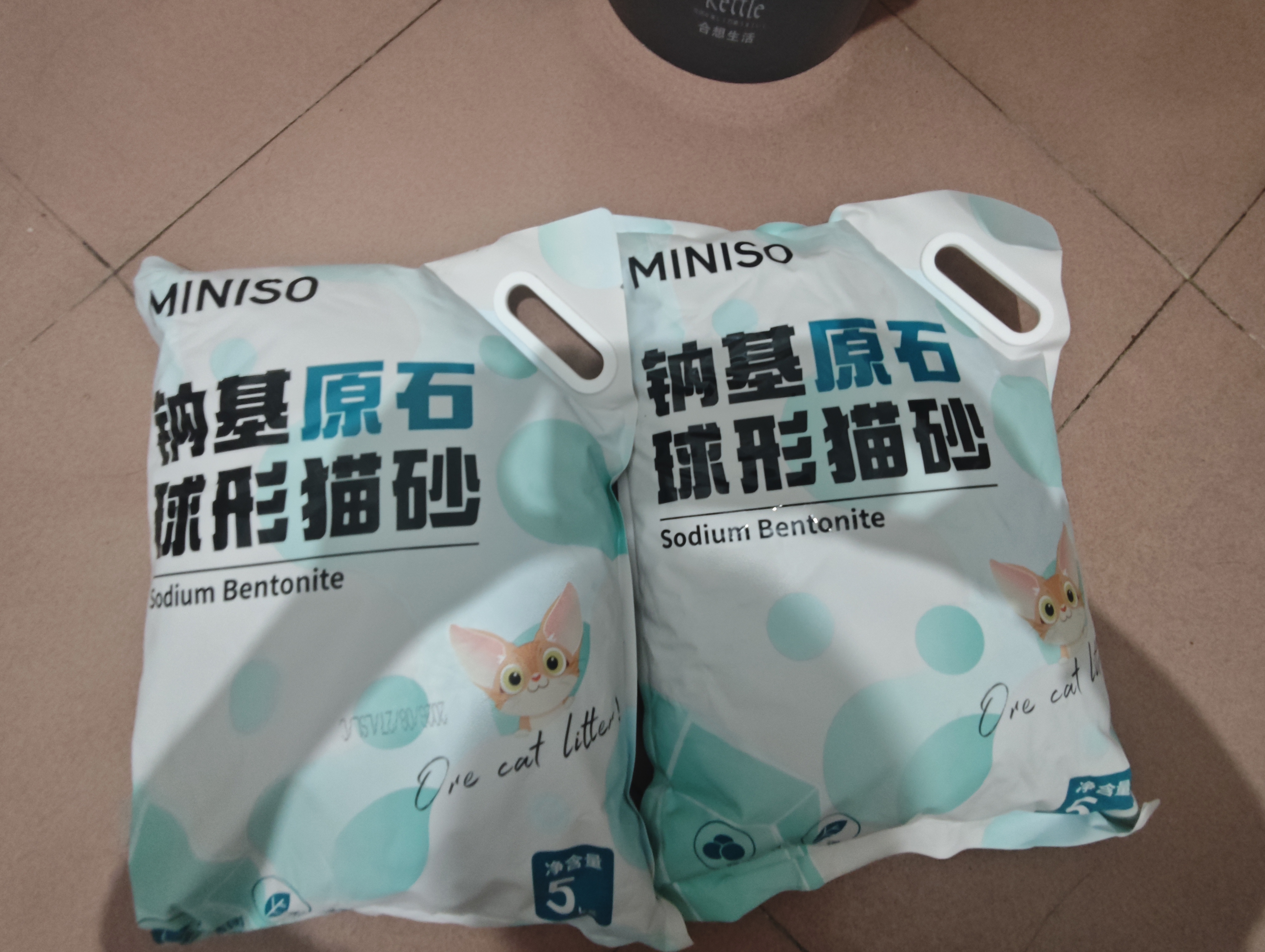 名创优品（MINISO）膨润土猫砂20斤京东自营送货上门强效除臭猫咪猫砂除臭香味 实拍图