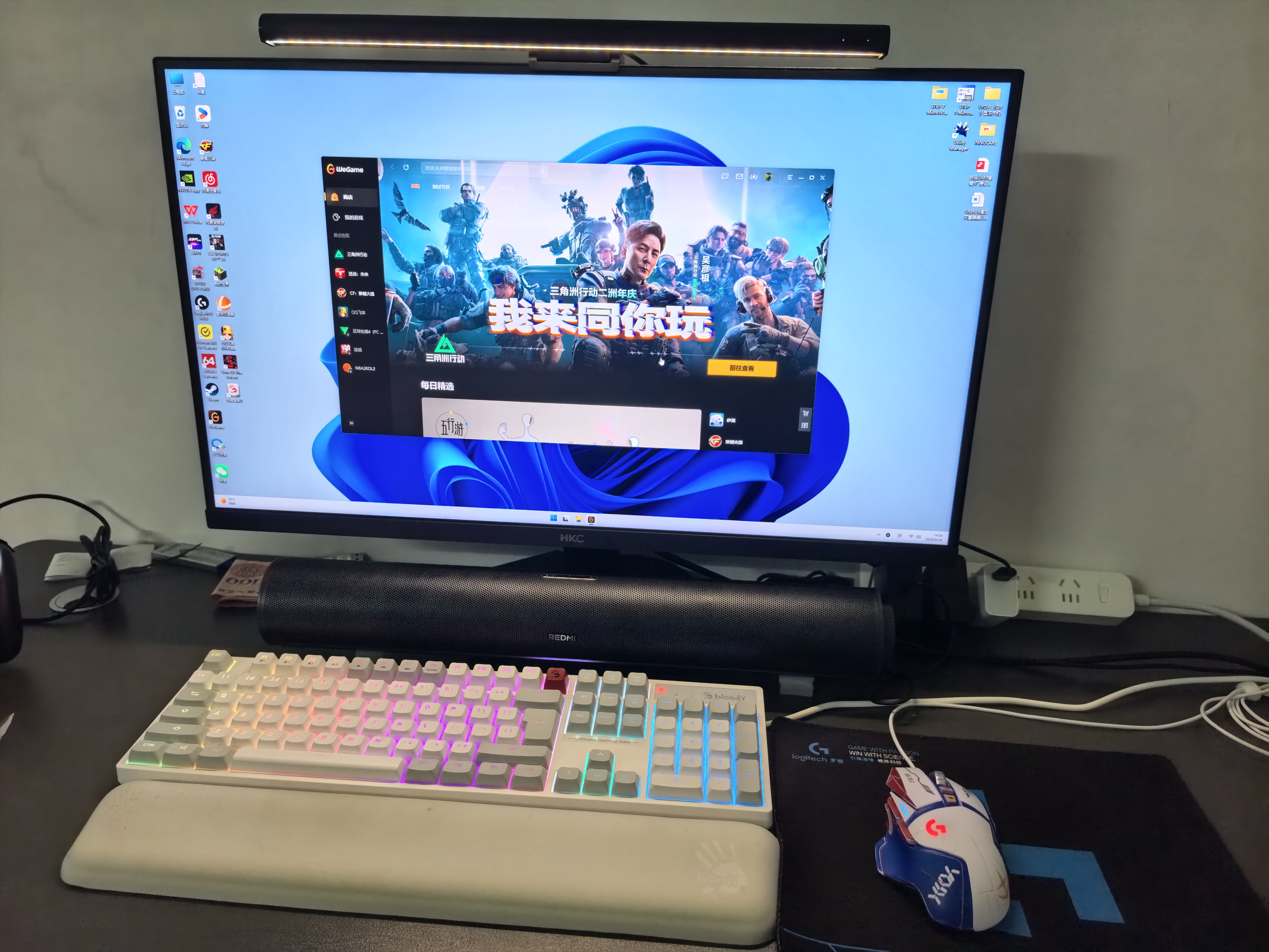 罗技（G） G502 HERO主宰者 有线鼠标 游戏鼠标  g502hero  可配重HERO引擎 礼盒送男友 RGB炫彩灯光 G502H（蓝白贴纸） 实拍图
