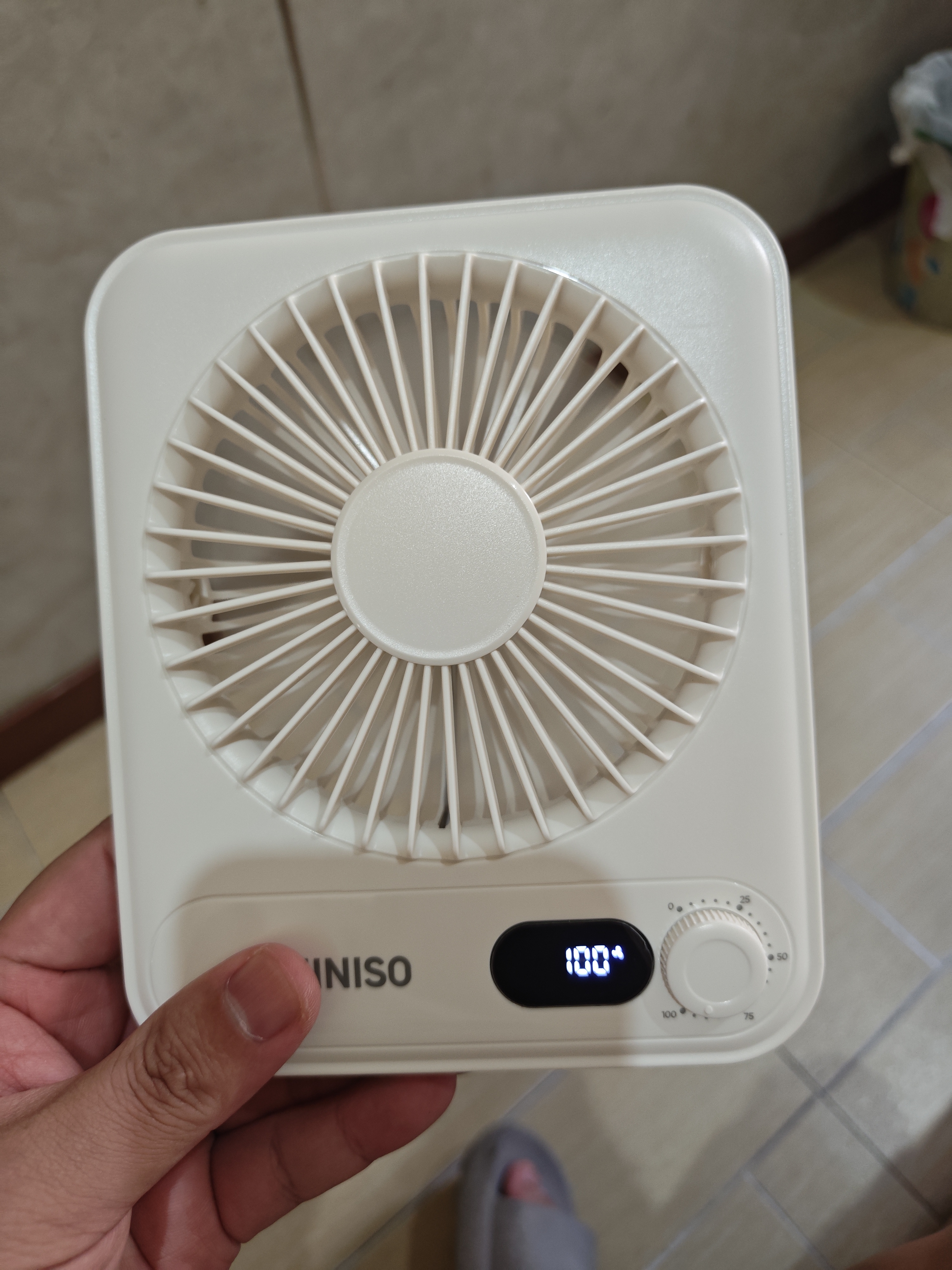 名创优品（MINISO）桌面风扇小风扇2026新款超静音空气循环扇长续航充插两用小型台式大学生宿舍电风扇办公室usb便携 实拍图