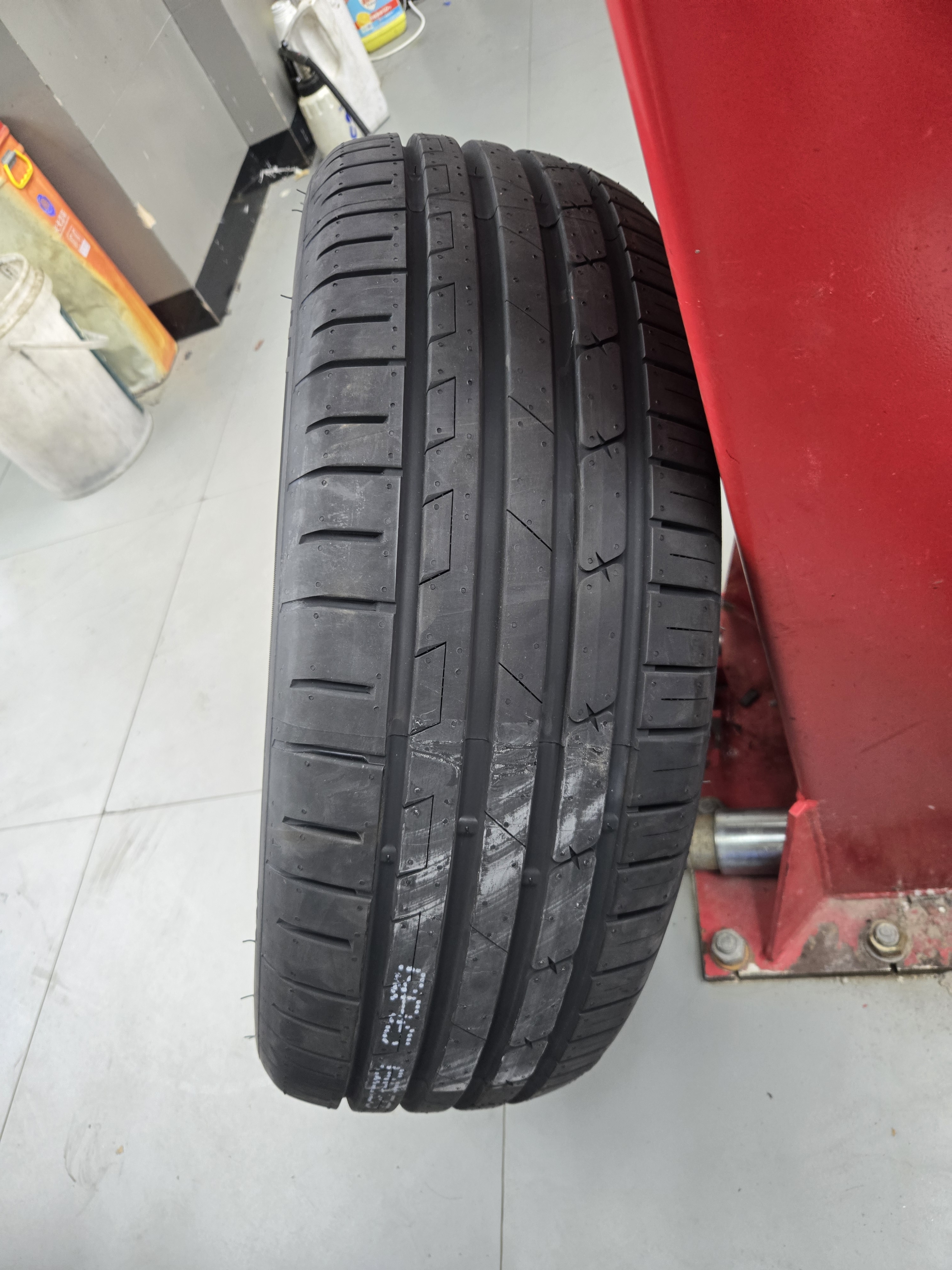 佳通轮胎（Giti）225/60R17 99V GitiSynergy H2 适配 别克GL8/长安SC55 实拍图