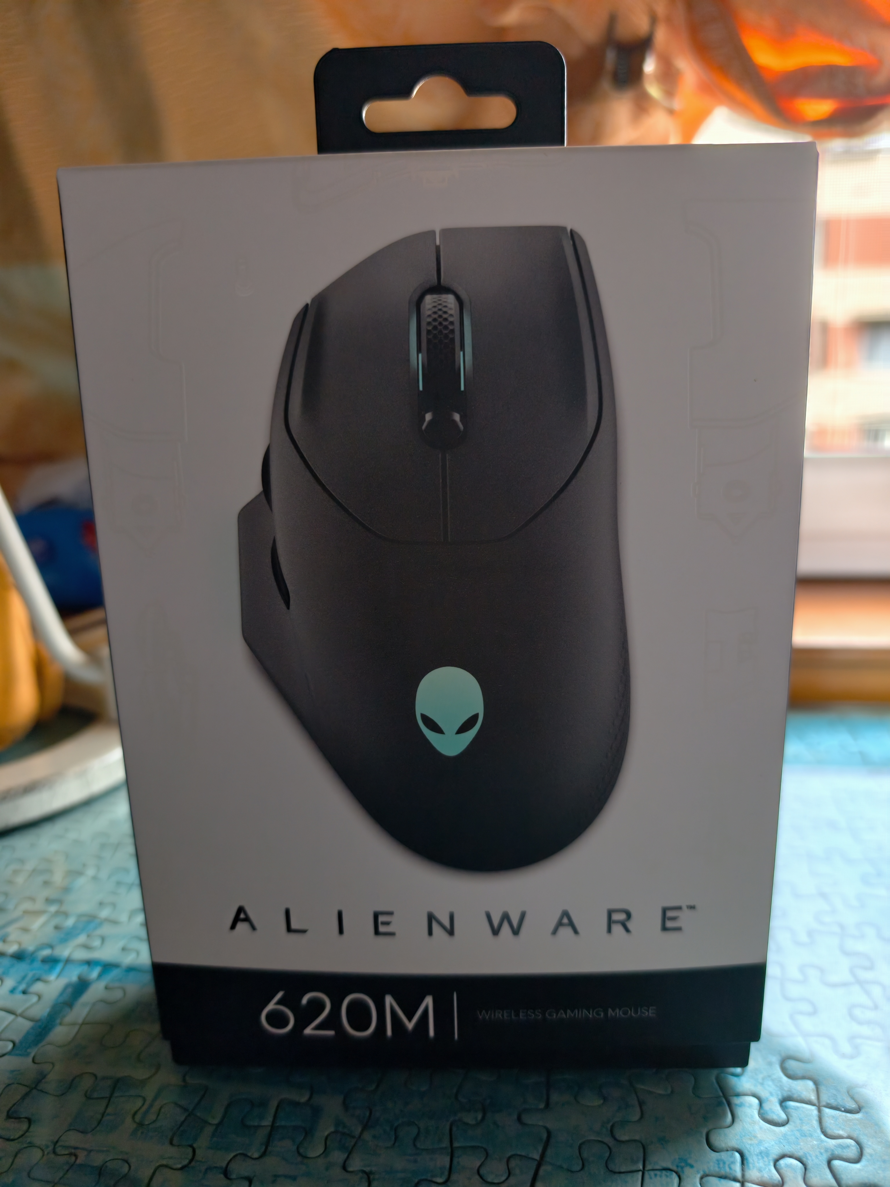 外星人（Alienware）AW620M游戏鼠标 双模2.4g无线高端专业电竞宏鼠标 RGB灯效 磁力回弹人体工学设计 节日礼物 黑色 实拍图