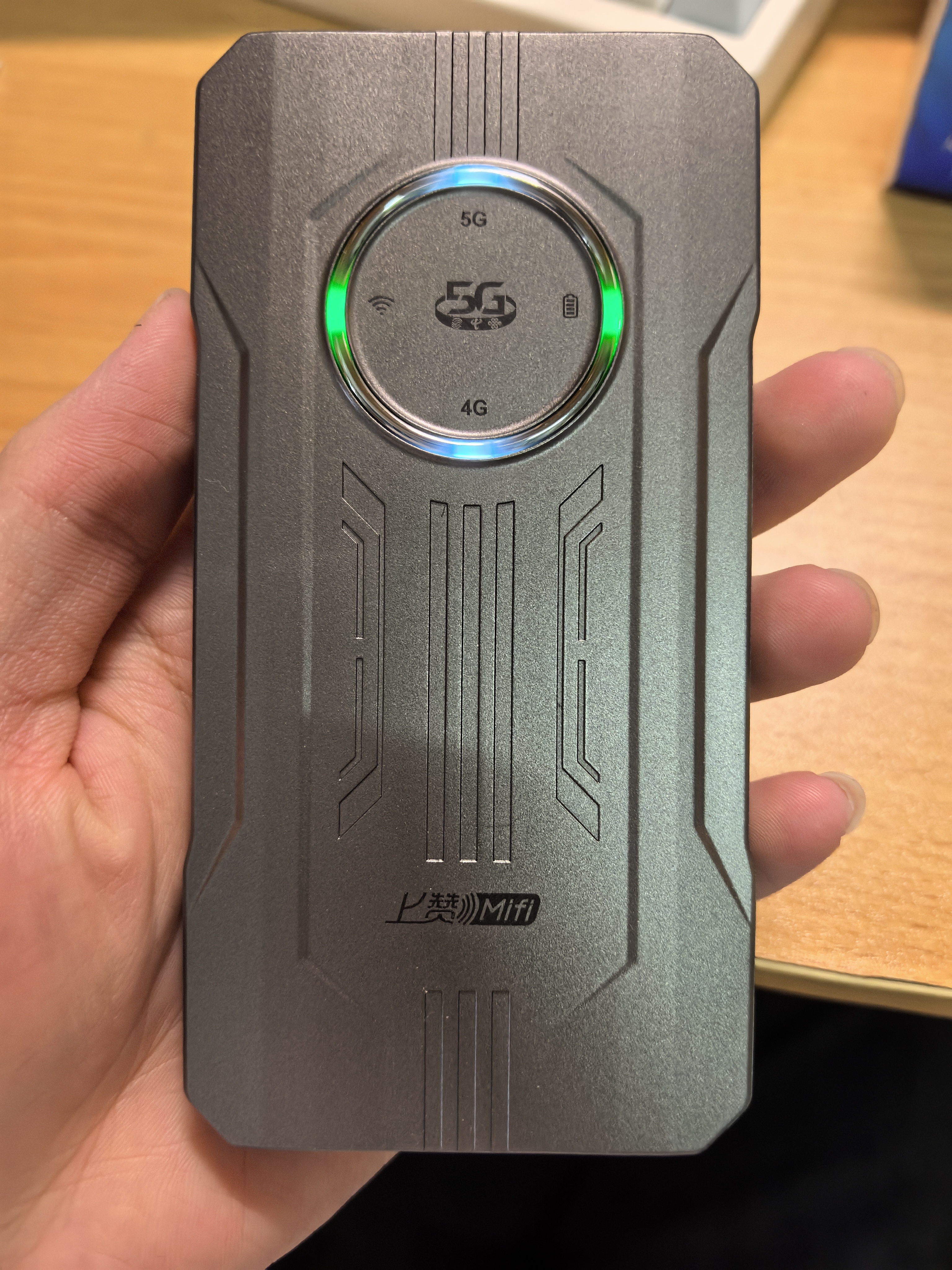 上赞SZ50 5G随身wifi 6免插卡流量移动路由器双频wifi无线上网卡 实拍图