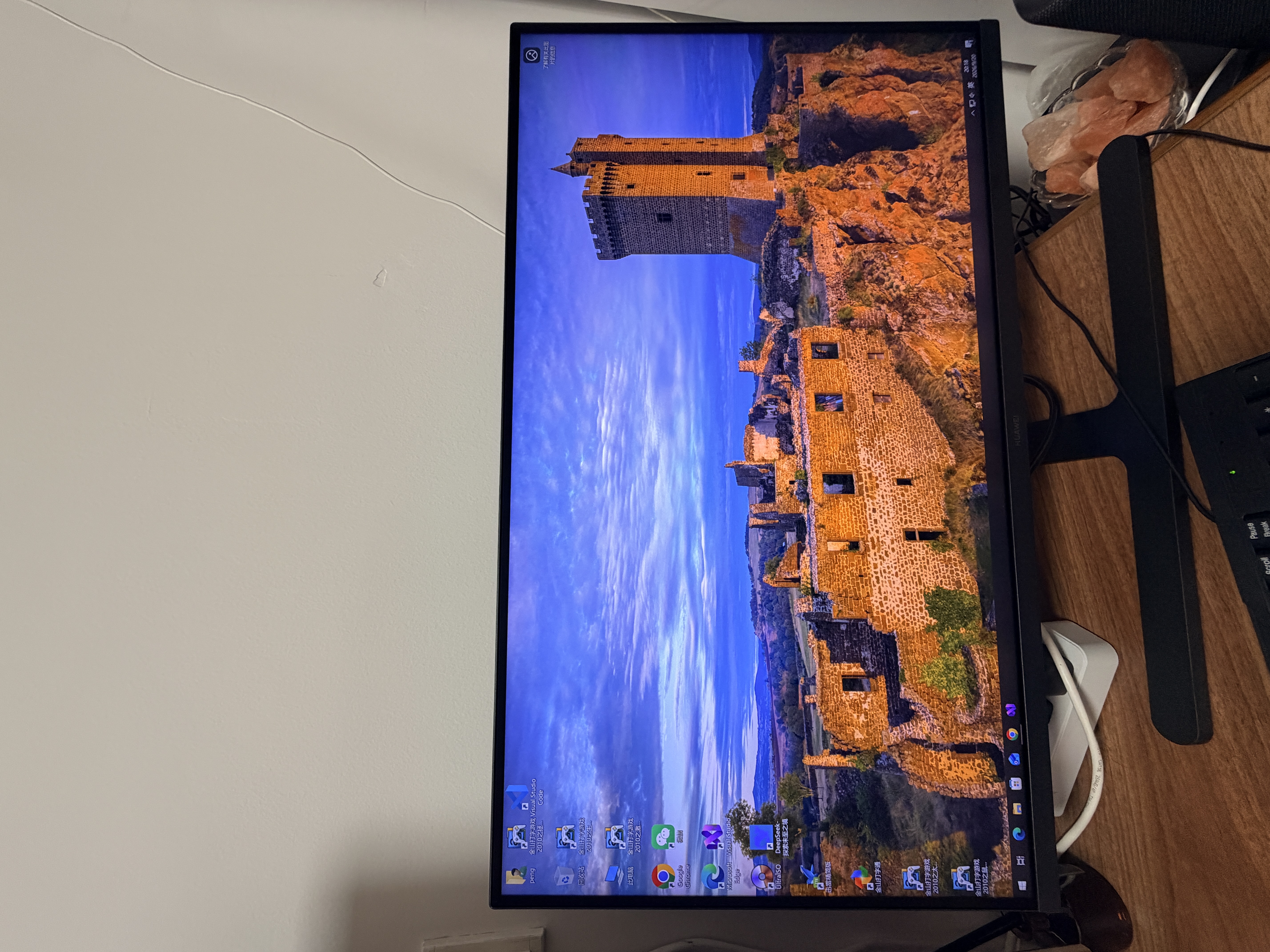 华为MateView GT 27英寸显示器 4K双模/云晰柔光屏/160Hz/USB-C/DP/HDMI/旋转升降壁挂 星空黑 实拍图
