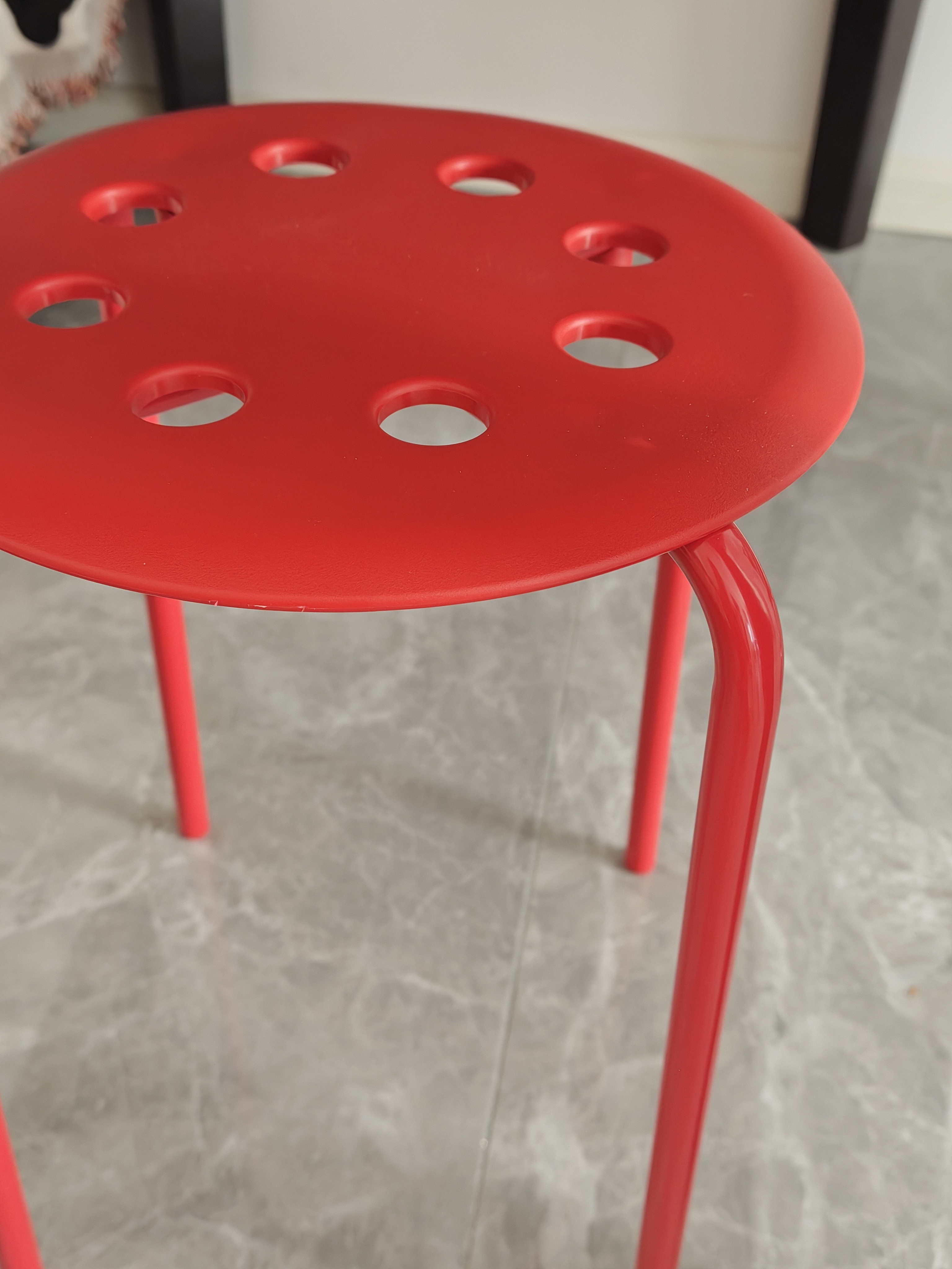 宜家（IKEA）MARIUS玛留斯可叠放塑料凳子加厚家用简易侘寂风餐椅圆凳 红色45cm 实拍图