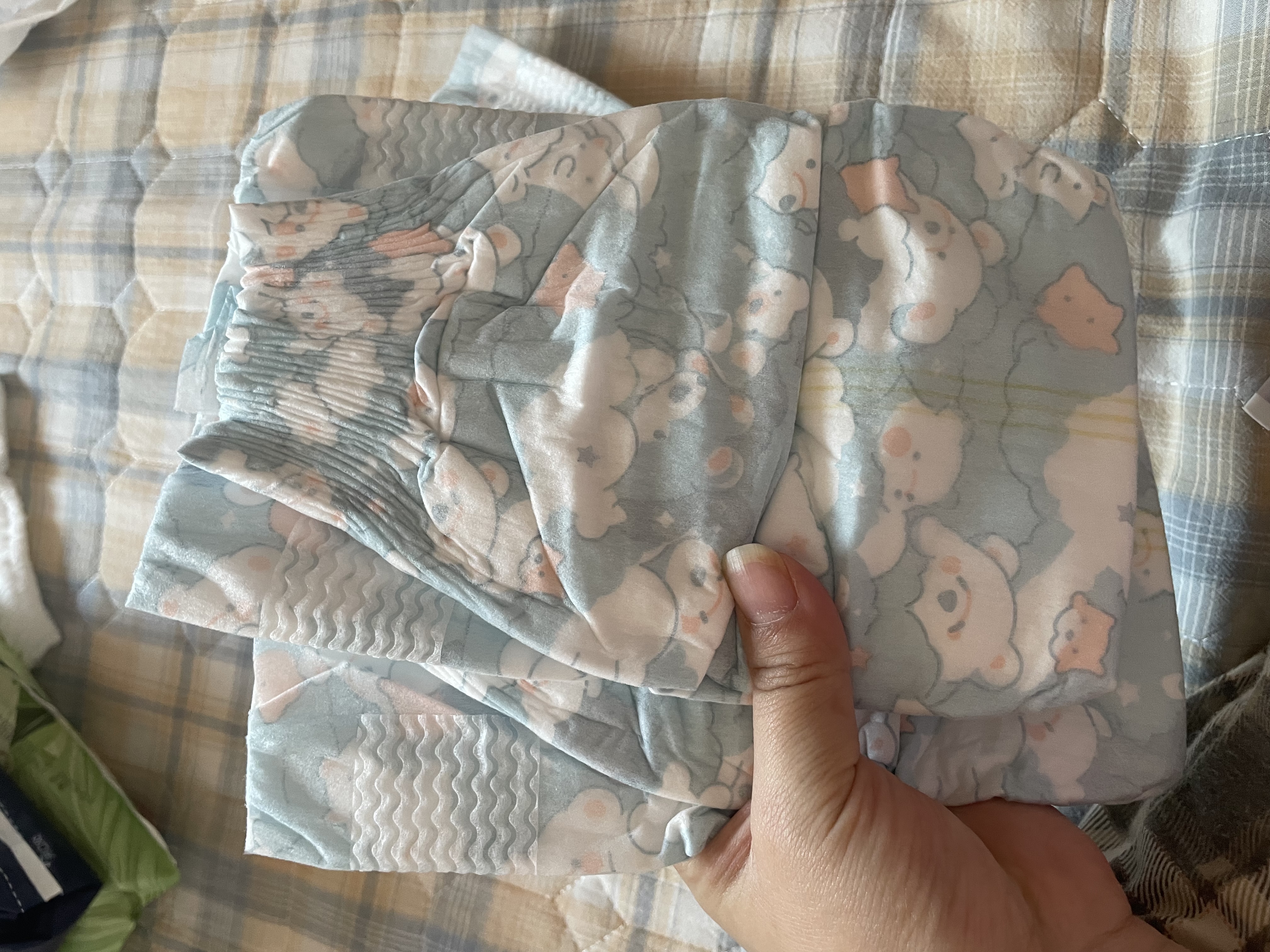 祺安【新品】1丝柔裸感系列超薄瞬吸宝宝干爽拉拉裤柔软尿裤试用装 L码纸尿裤4片16-22斤 实拍图