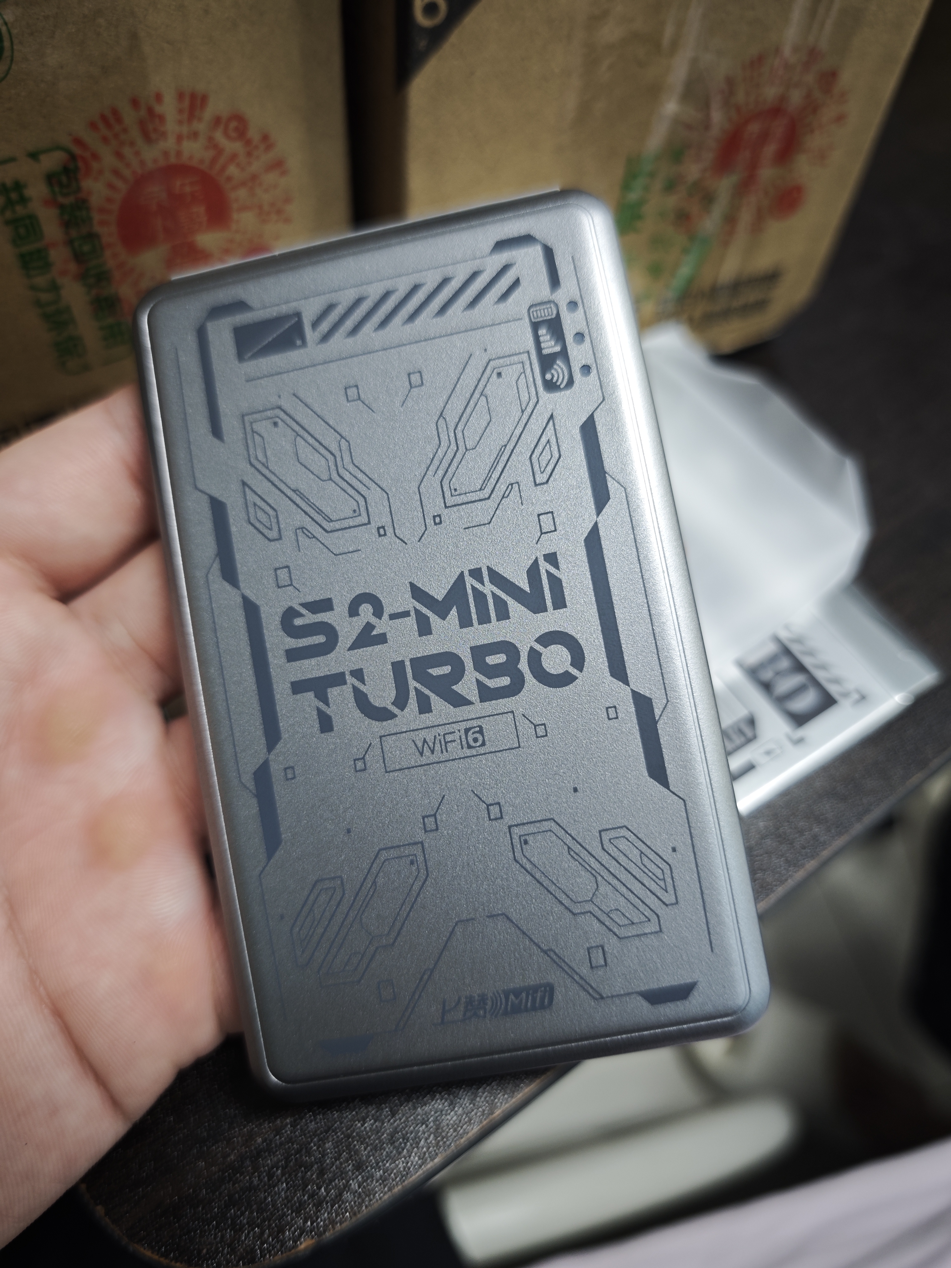 上赞S2随身wifi 免插卡大流量4g路由器无线网卡车载移动wifi上网卡流量卡多网切换 实拍图