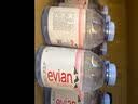 依云（evian）法国原装进口 依云天然矿泉水饮用水  整箱装弱碱性天然山泉水 【中文版】500ml*24 塑料瓶 实拍图