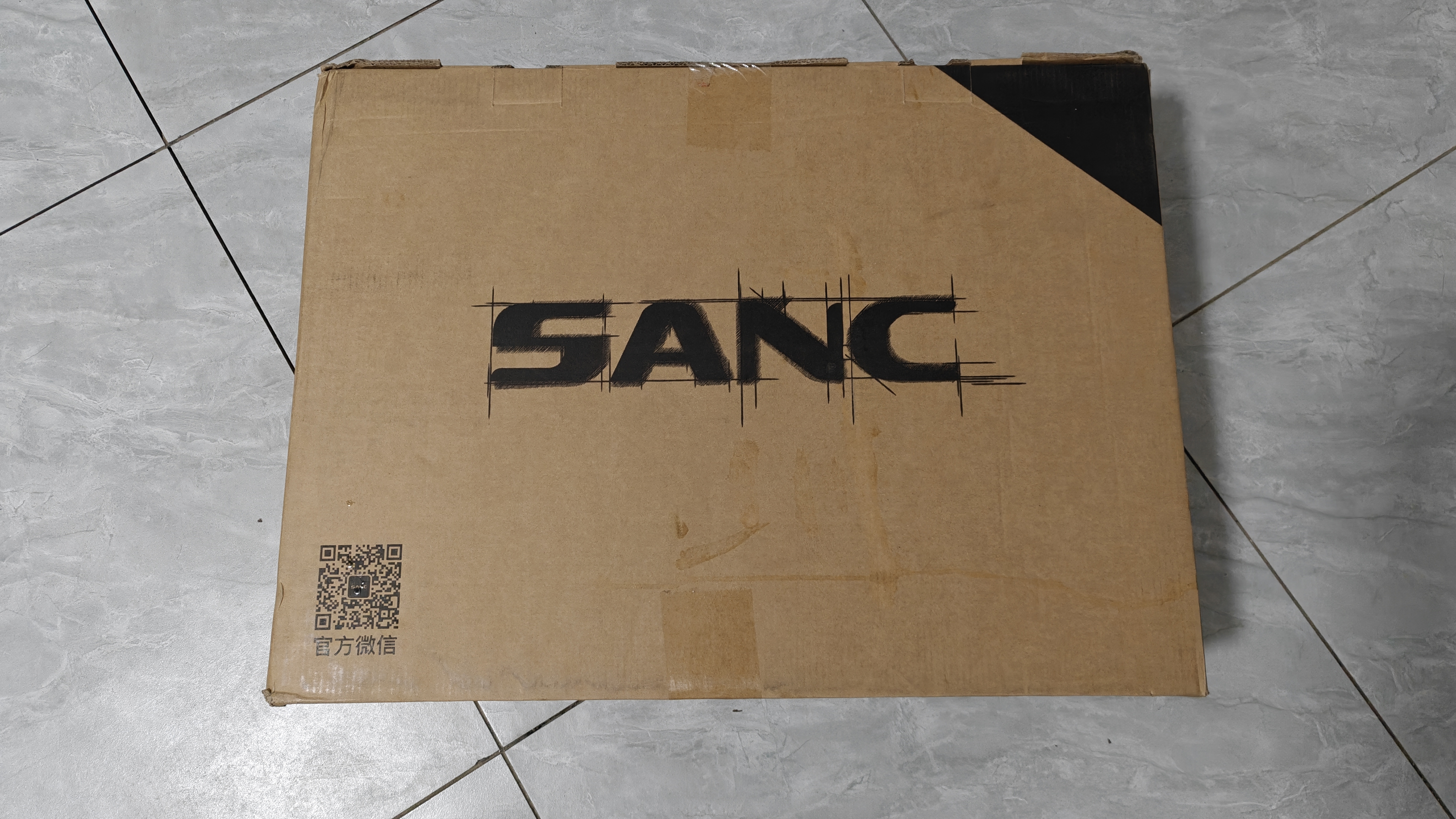 SANC盛色23.8英寸2K原生180Hz FastIPS显示器硬件低蓝光 小夜灯耳机挂架 电脑电竞屏幕 G52Max 实拍图
