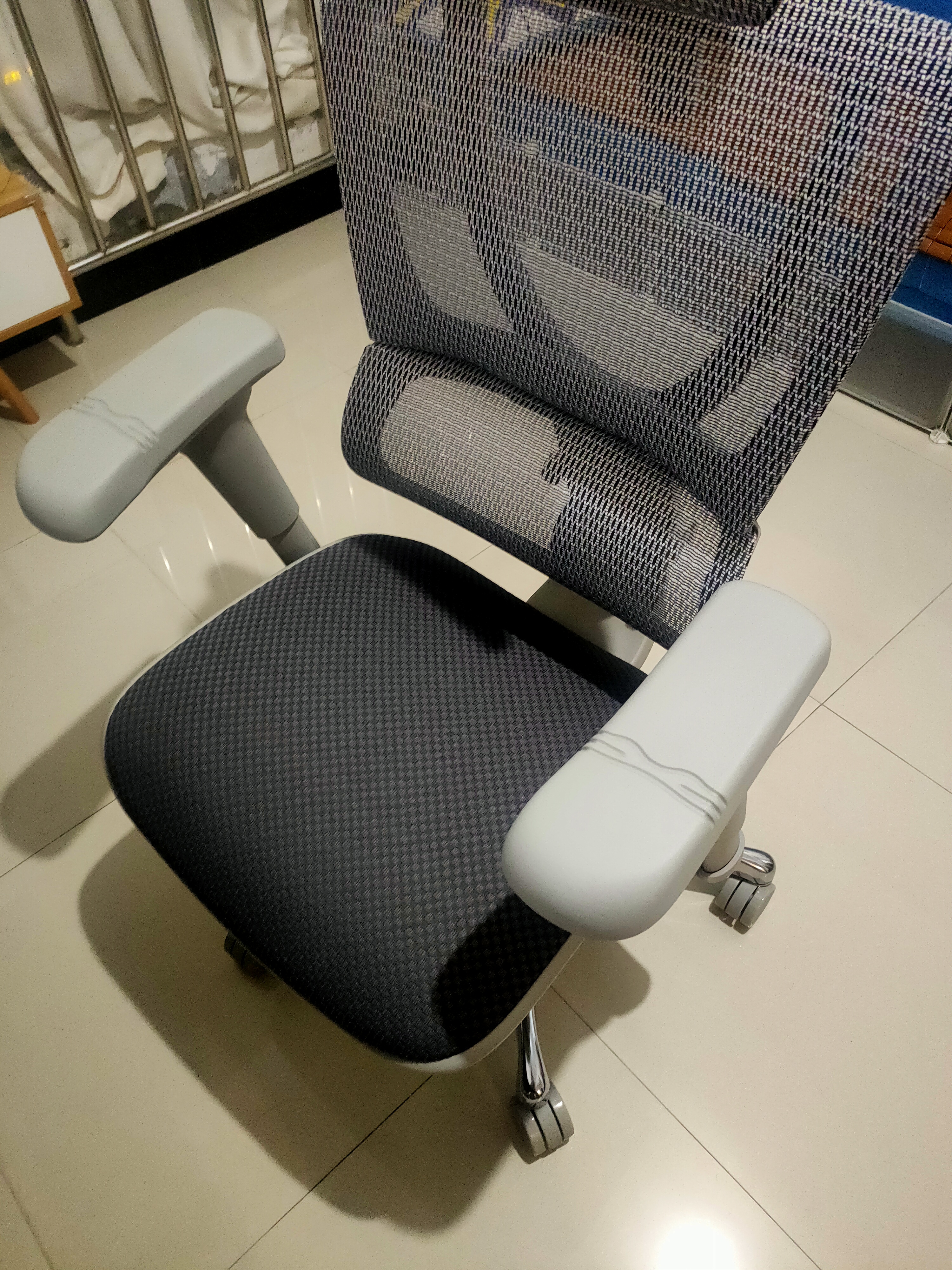 Ergonor保友优b雄鹰 电脑椅人体工学椅家用 电竞椅办公椅子靠背老板椅 【优b雄鹰】银白(云感科技坐垫) 精准承托 舒适久坐 实拍图