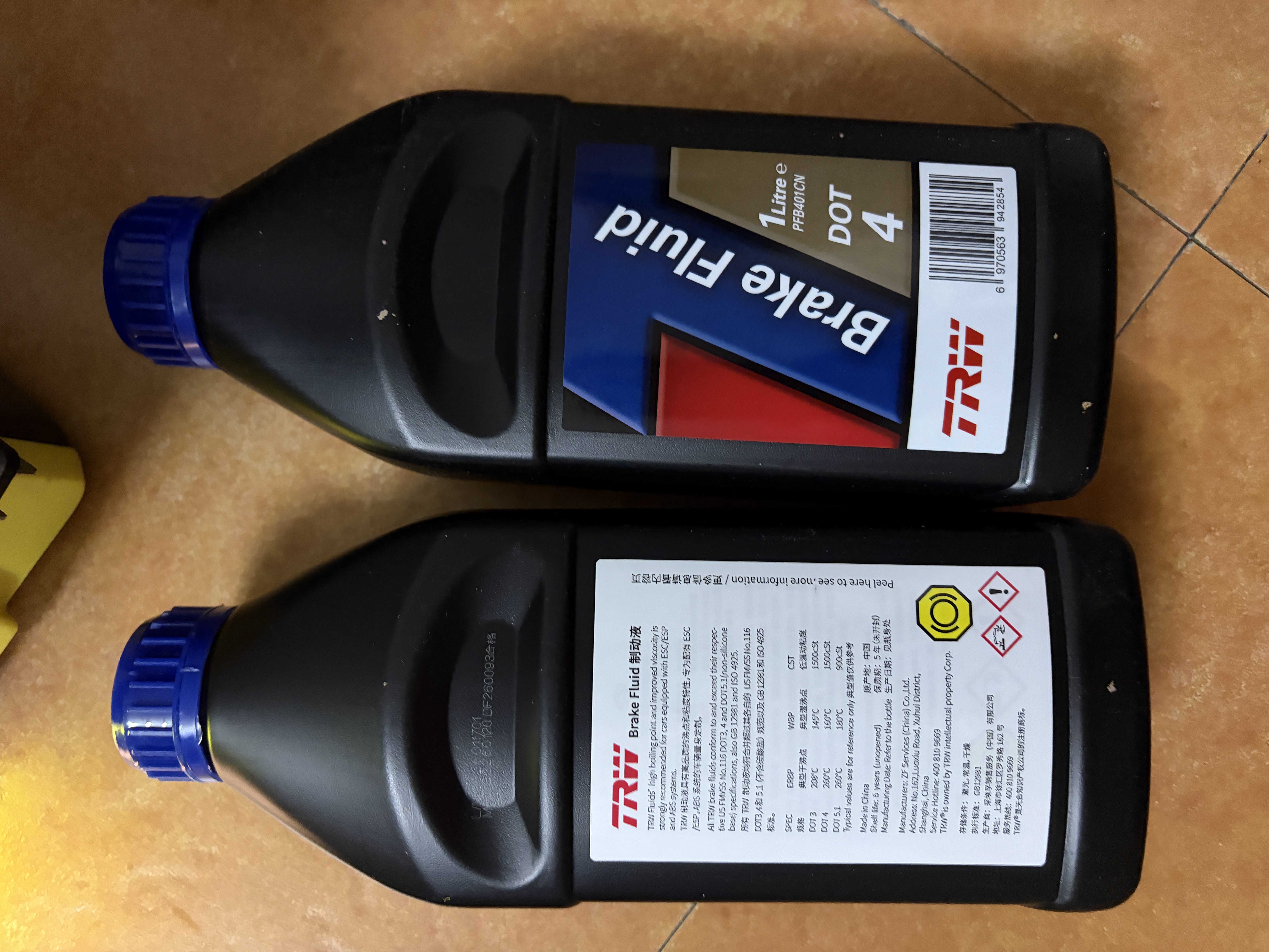 天合（TRW）DOT4刹车油/制动液/离合器油 2L 乘用汽车通用型2升装 实拍图