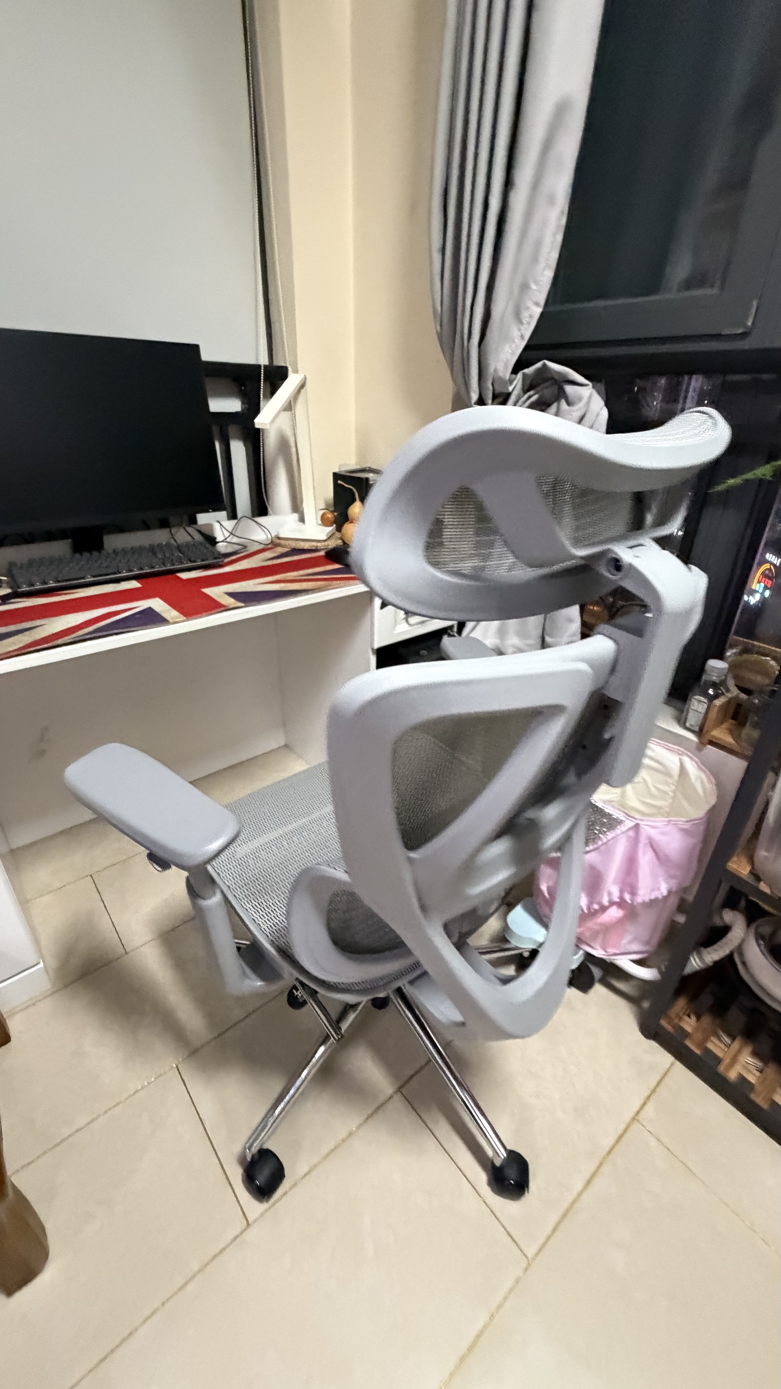 永艺新沃克Ultra+人体工学椅办公椅电脑椅电竞椅家用单人7D独立扶手 沃克Ultra 灰【4D腰靠 5D扶手 3D颈枕 坐深可调】网 脚托款 实拍图