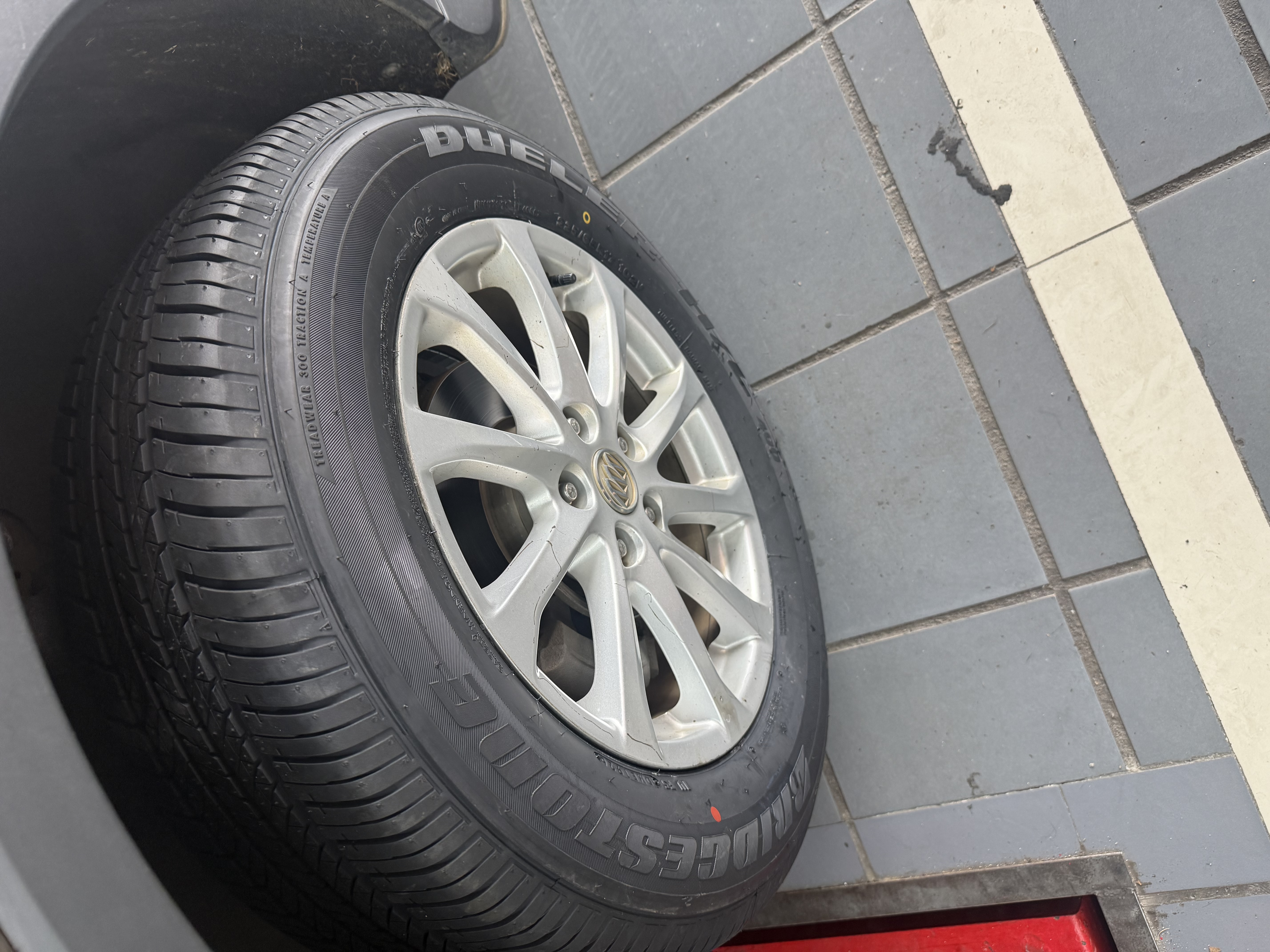 普利司通（Bridgestone）汽车轮胎 225/65R17 102V H/L 400 配套昂科威/适配RAV4/CVR 实拍图