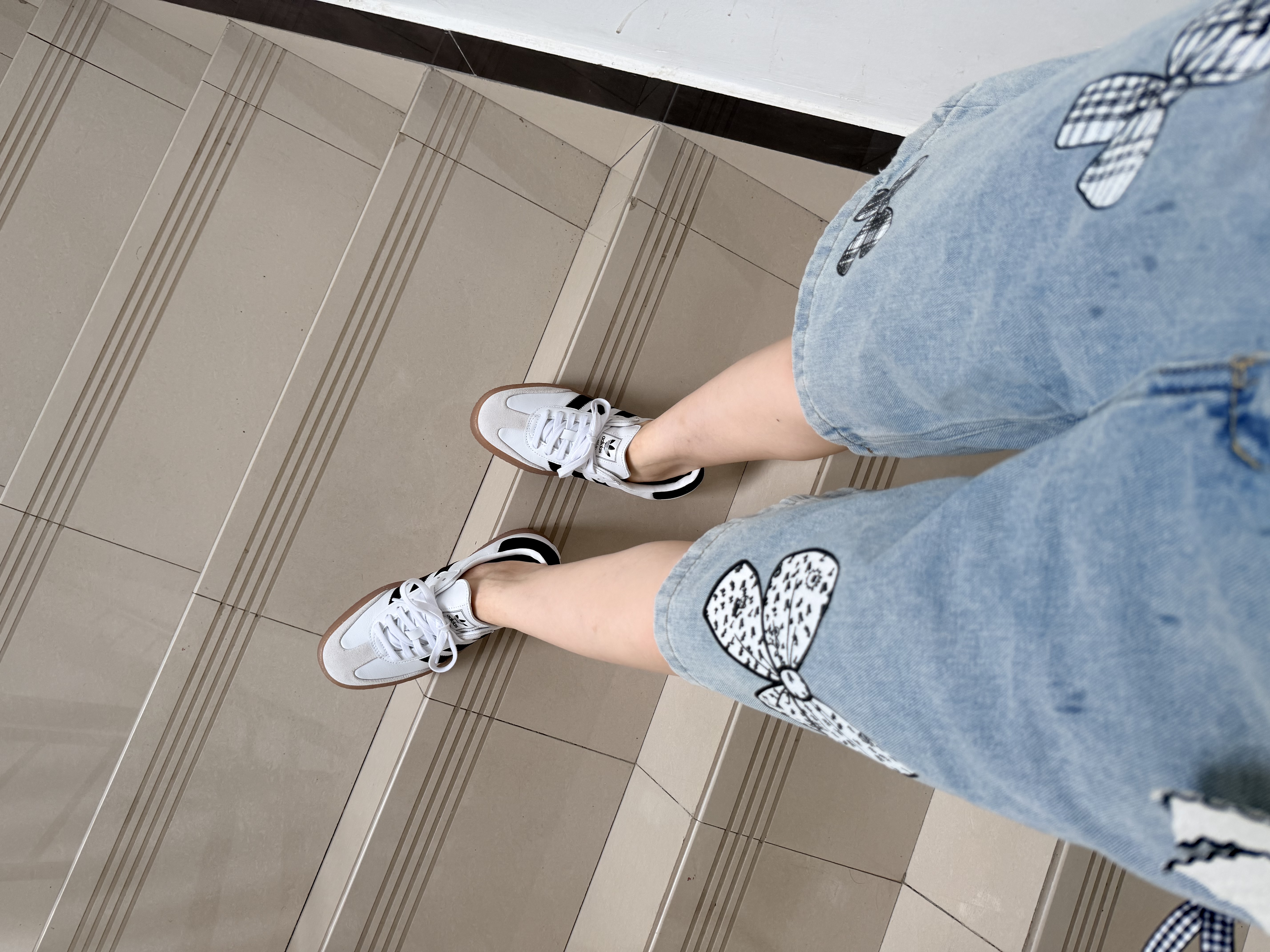 阿迪达斯adidas三叶草 SAMBAE女鞋 板鞋德训鞋 JI1349 37码 实拍图