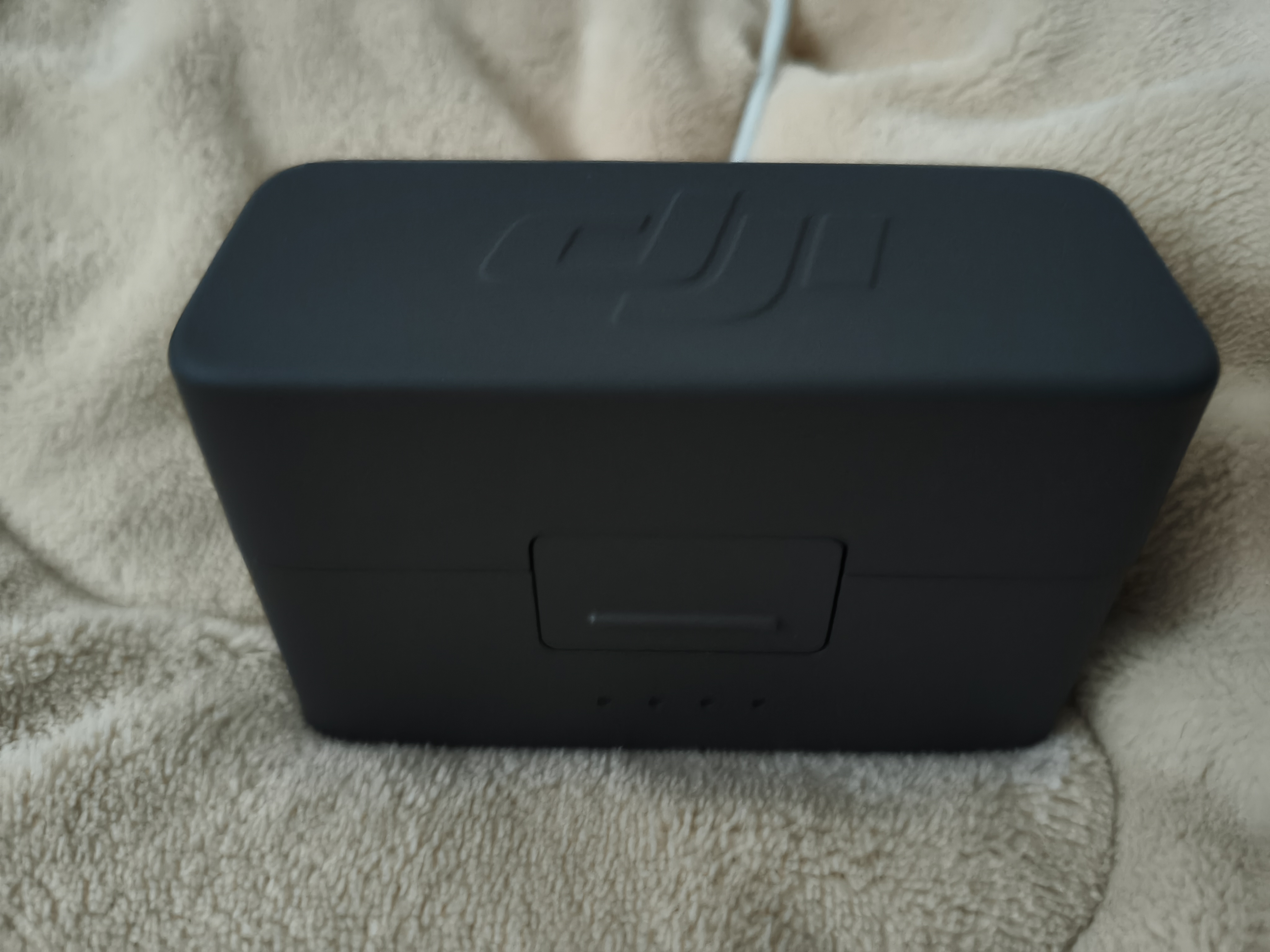 大疆 DJI Mic Mini 迷你无线高品音质降噪领夹麦克风【安卓+苹果15-17系列+相机】一拖二(含充电盒) 实拍图