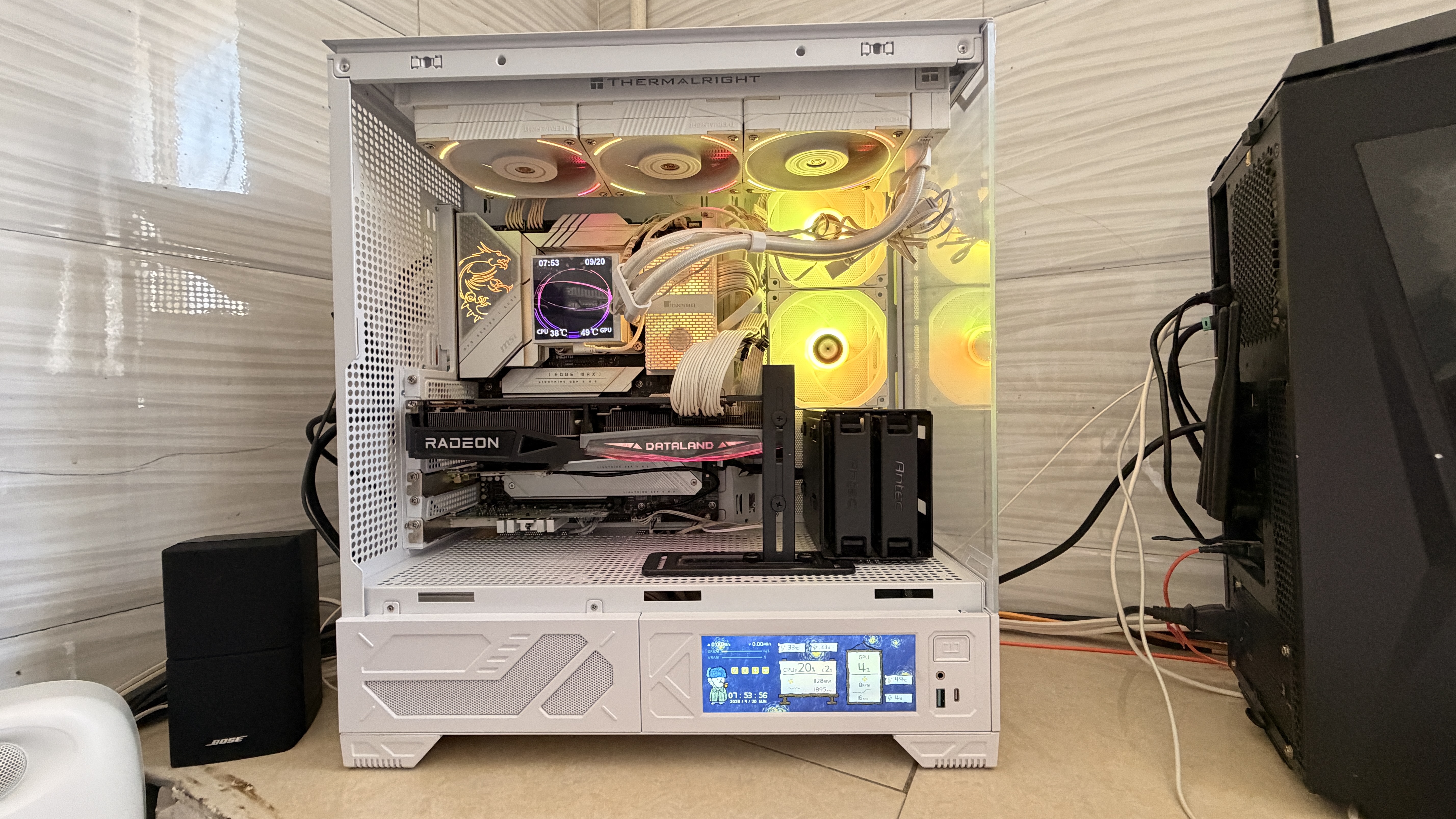 瓦尔基里（VALKYRIE）VK03 WHITE 白色 ATX 游戏电脑台式机箱 支持360水冷 6.2吋触摸屏 270°海景房 实拍图