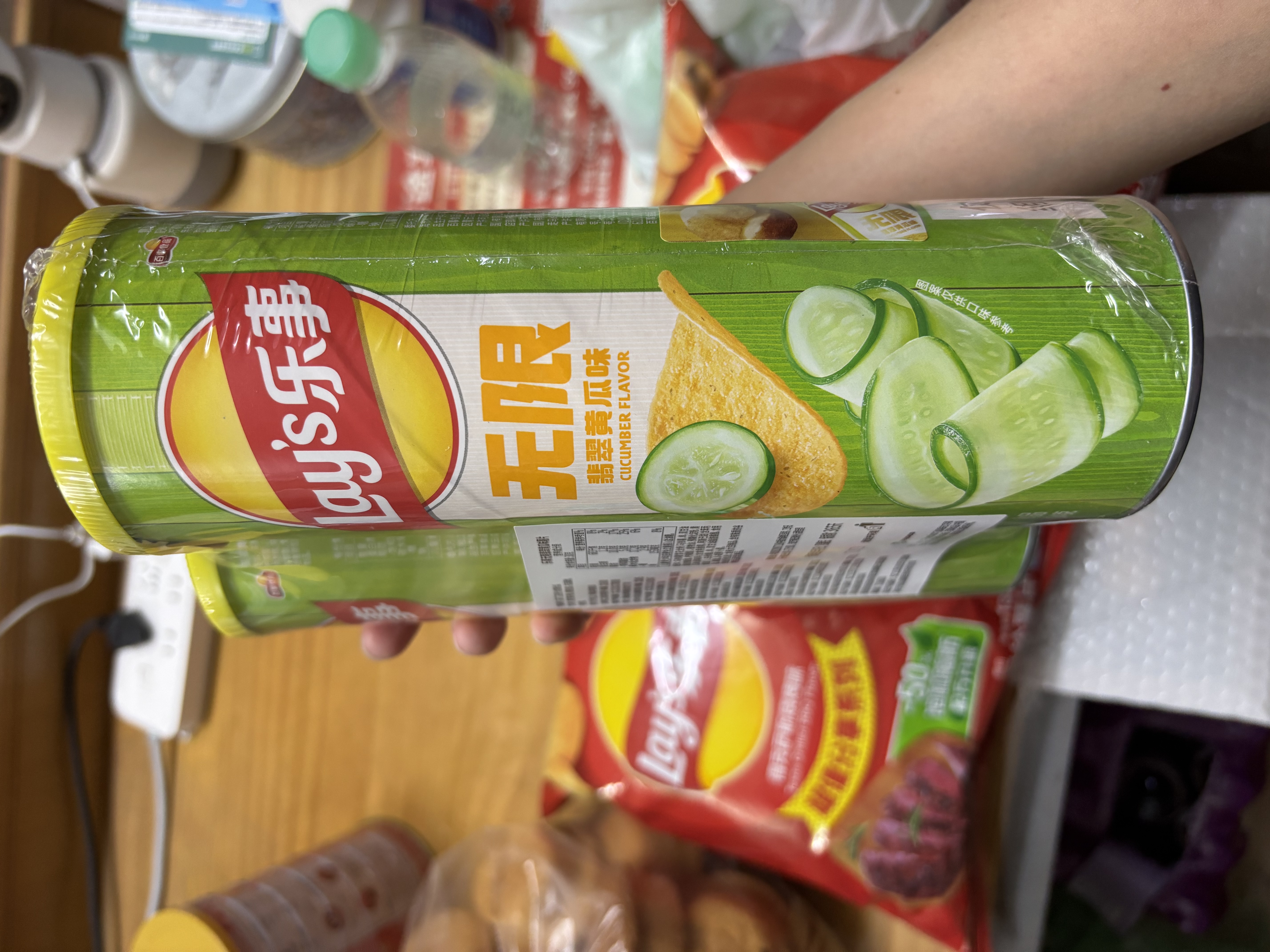 乐事（Lay's）无限薯片 翡翠黄瓜味 104克*2罐 208克 休闲零食 膨化食品 实拍图