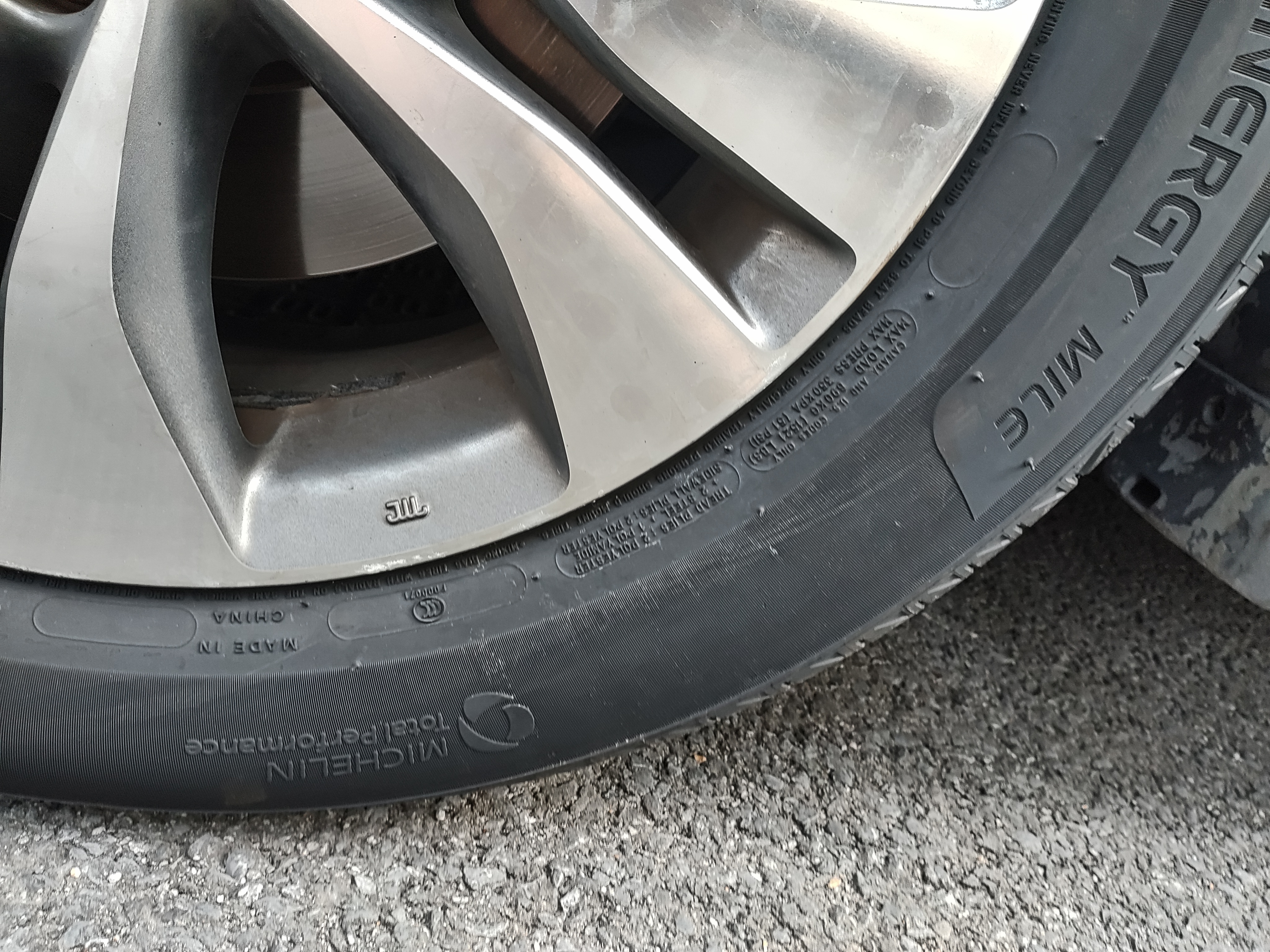 米其林（MICHELIN）【爆款清仓】汽车轮胎 215/60R16 95H 耐越 适配天籁/帕萨特/XRV 实拍图