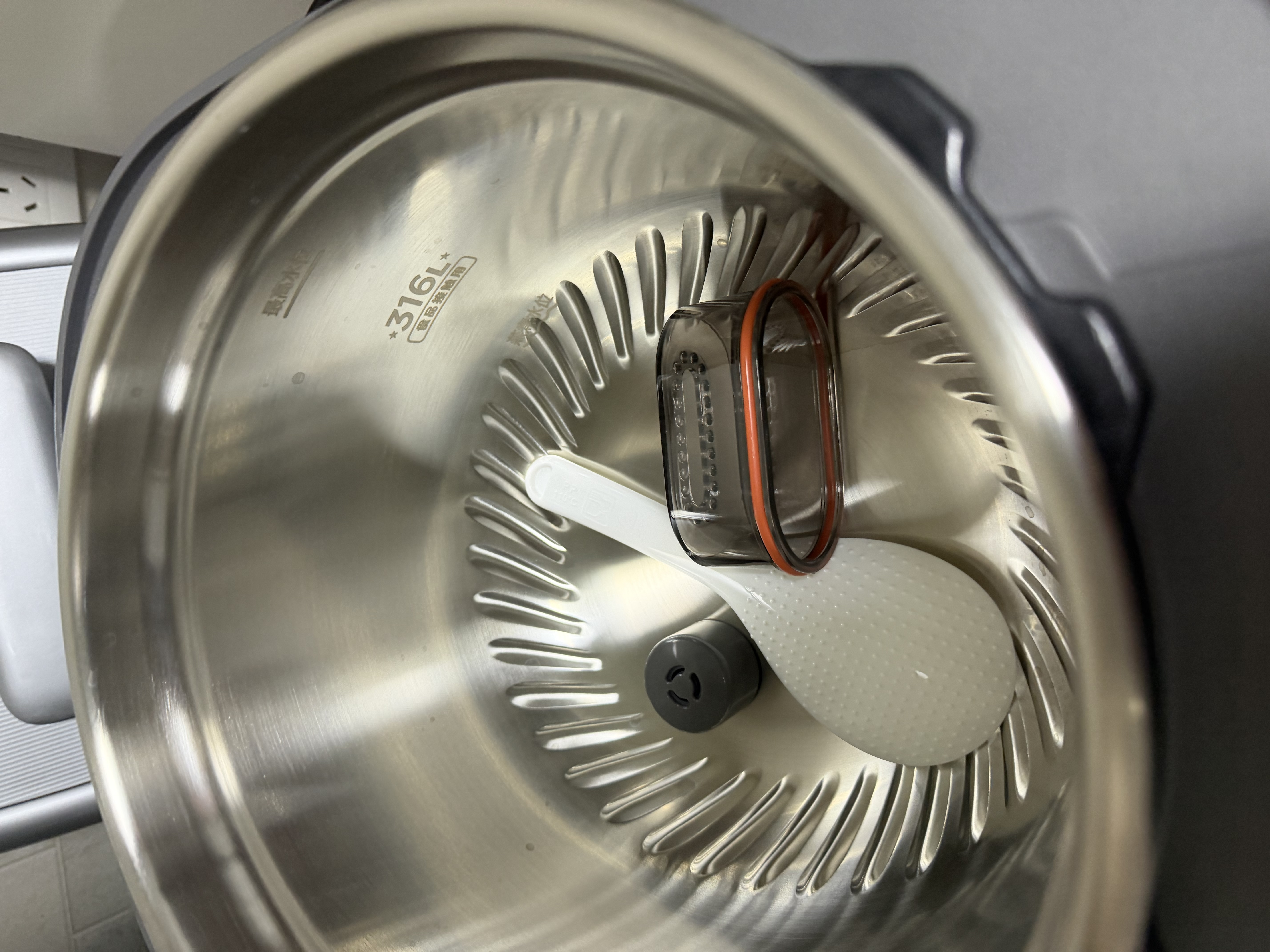美的（Midea）凝鲜浓香电压力锅有钛0氟釜316L钢釜0涂层6L高压锅快排家用煲汤6-10人煮饭煲C6940N 实拍图