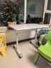 裕邻可移动书桌电脑桌办公桌学生家用卧室桌子升降工作台床边桌YLZ22 80*60cm白色-(手摇升降+万向轮) 实拍图