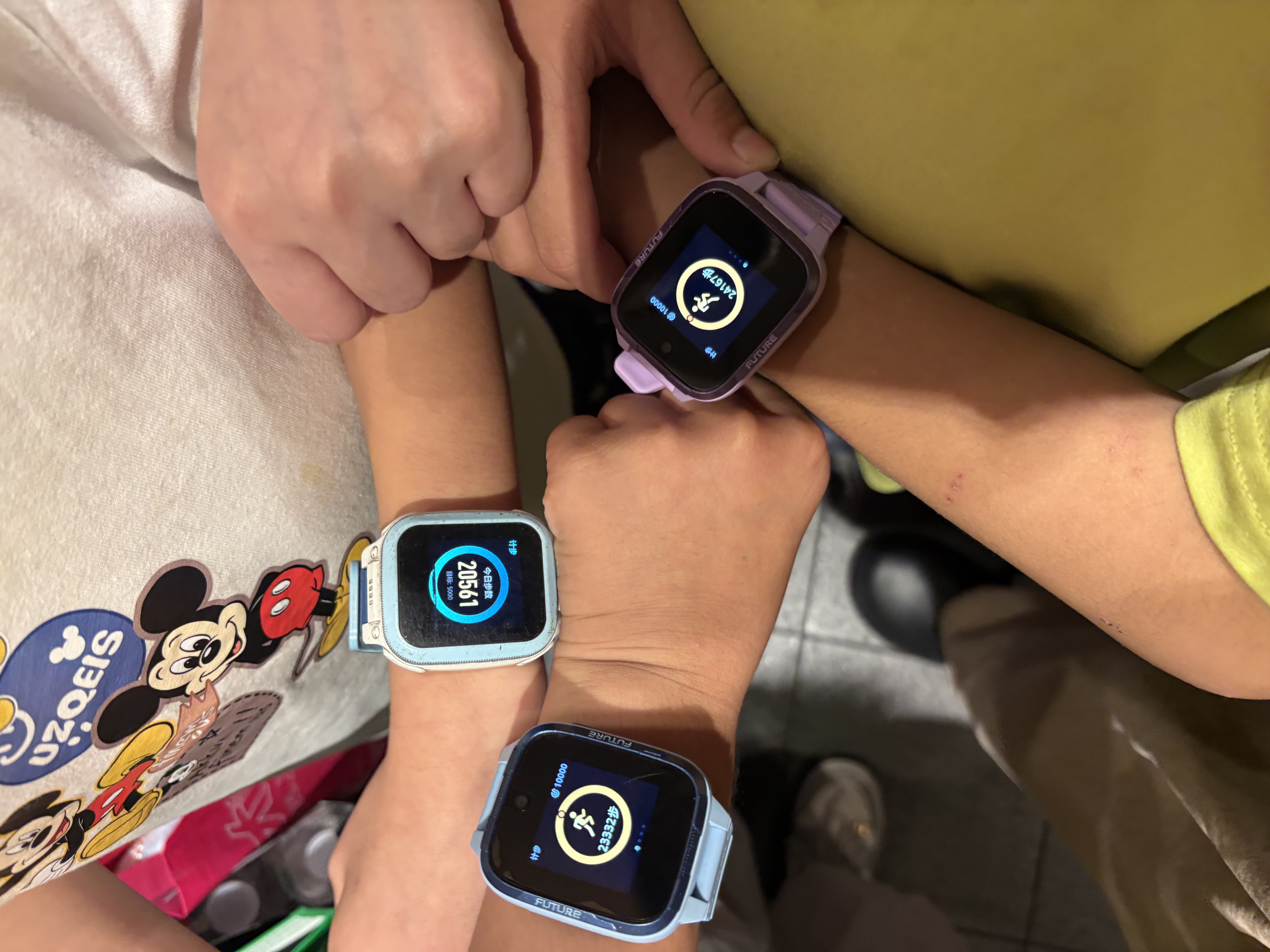 荣耀亲选WhizKid儿童手表2i 曙光蓝 电话手表 10重精准定位  长续航  4G全网通  男生 实拍图