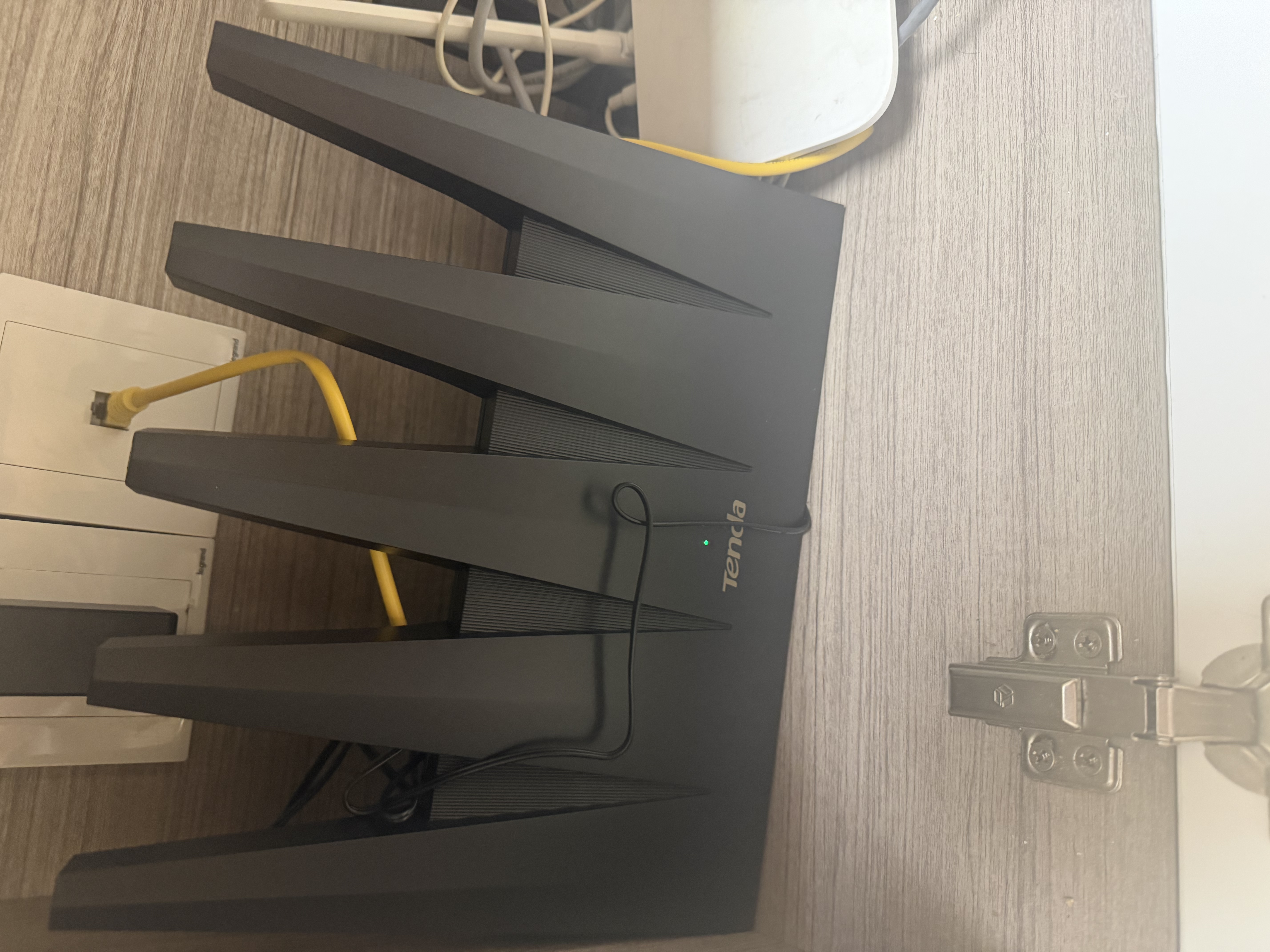 Tenda腾达路由器WiFi7【泰山BE7200 Ultra】千兆穿墙王信号放大器增强无线家用电竞立式BE12 Pro 实拍图