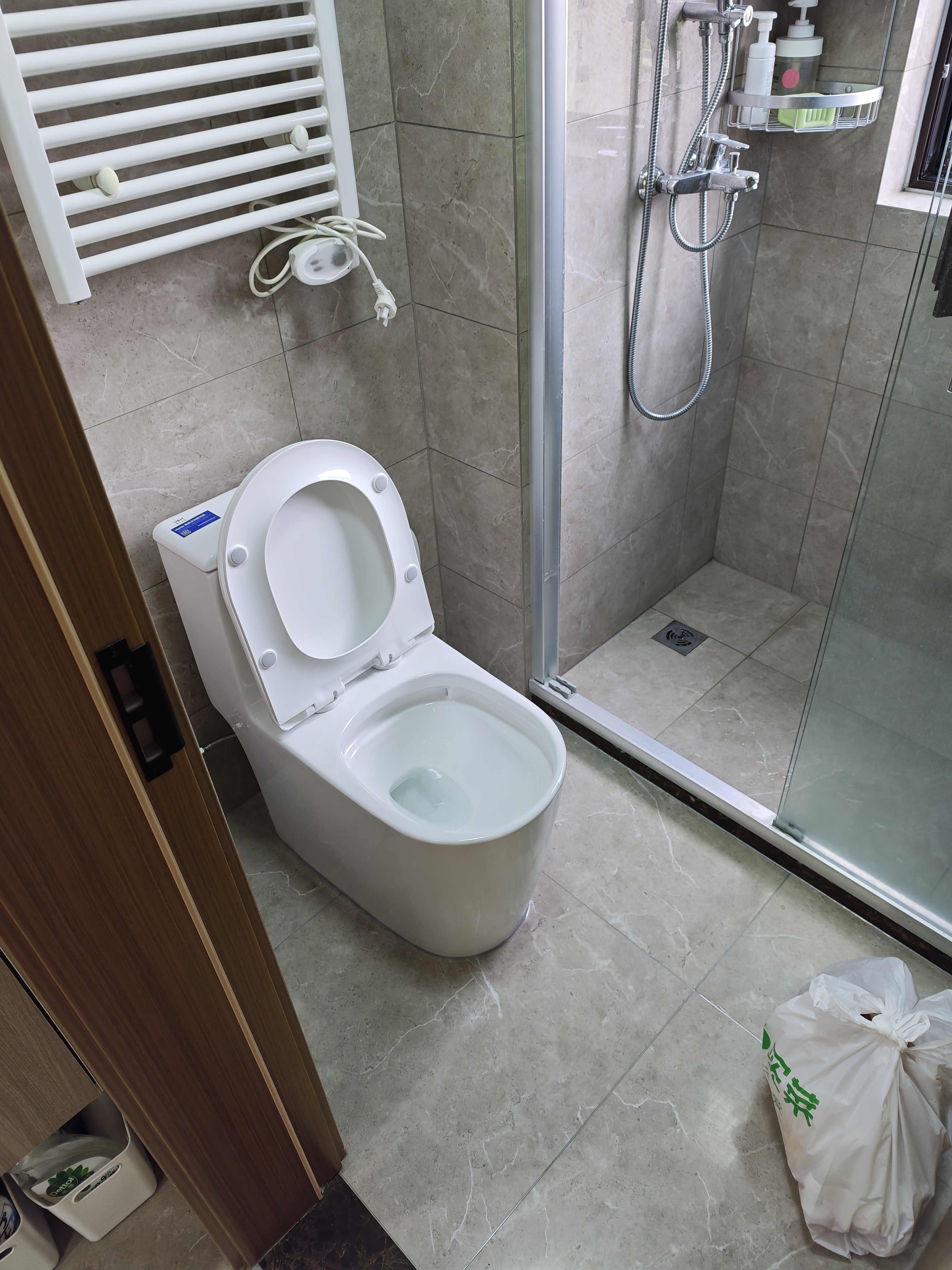 海尔（Haier）卫玺马桶家用一级水效大冲力虹吸式卫生间防臭节水大座圈坐便器 TD02【一级水效+超薄无棱内壁】 300/400 坑距下单备注 实拍图