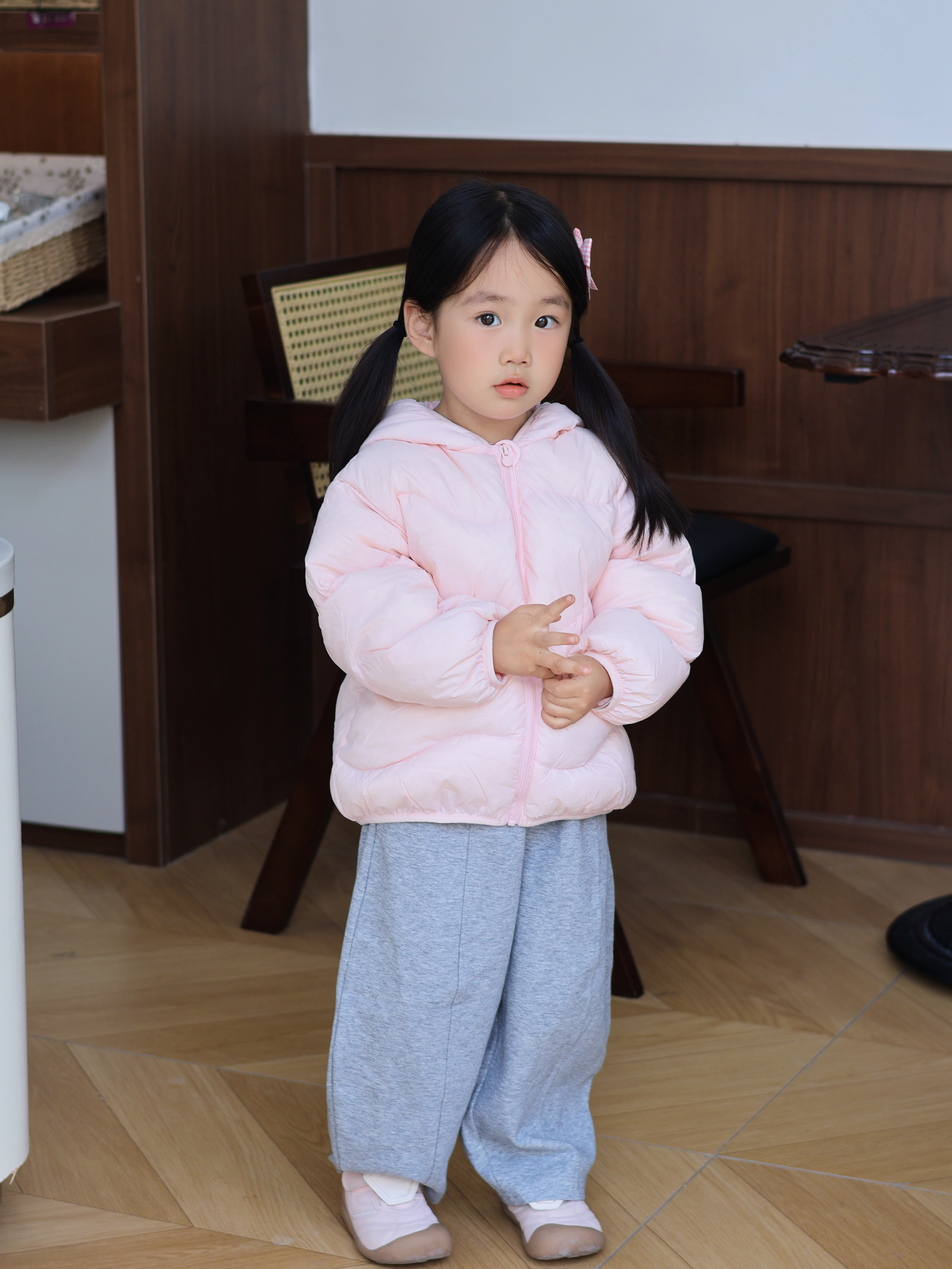 巴拉巴拉童装儿童羽绒服男童2026新款保暖女童外套宝宝婴儿上衣轻薄连帽萌 蜜桃软萌小兔-白鸭绒 适穿温度0-15℃ 100 充绒量39g 实拍图