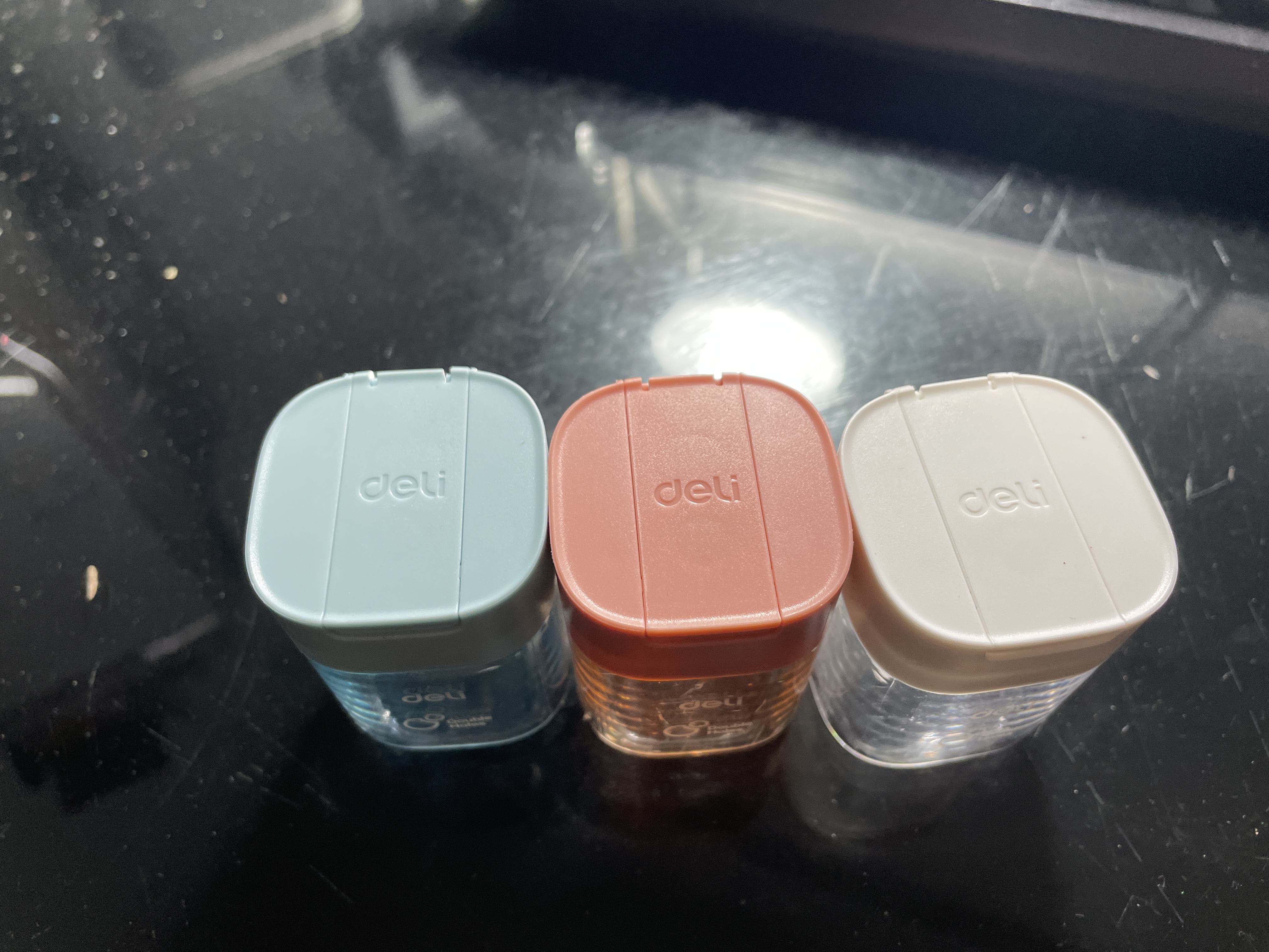 得力（deli）双孔翻盖屑盒卷笔刀转笔刀削笔刀转笔刀铅笔削笔器小巧便携省力学生开学文具儿童生日礼物男女孩混 实拍图
