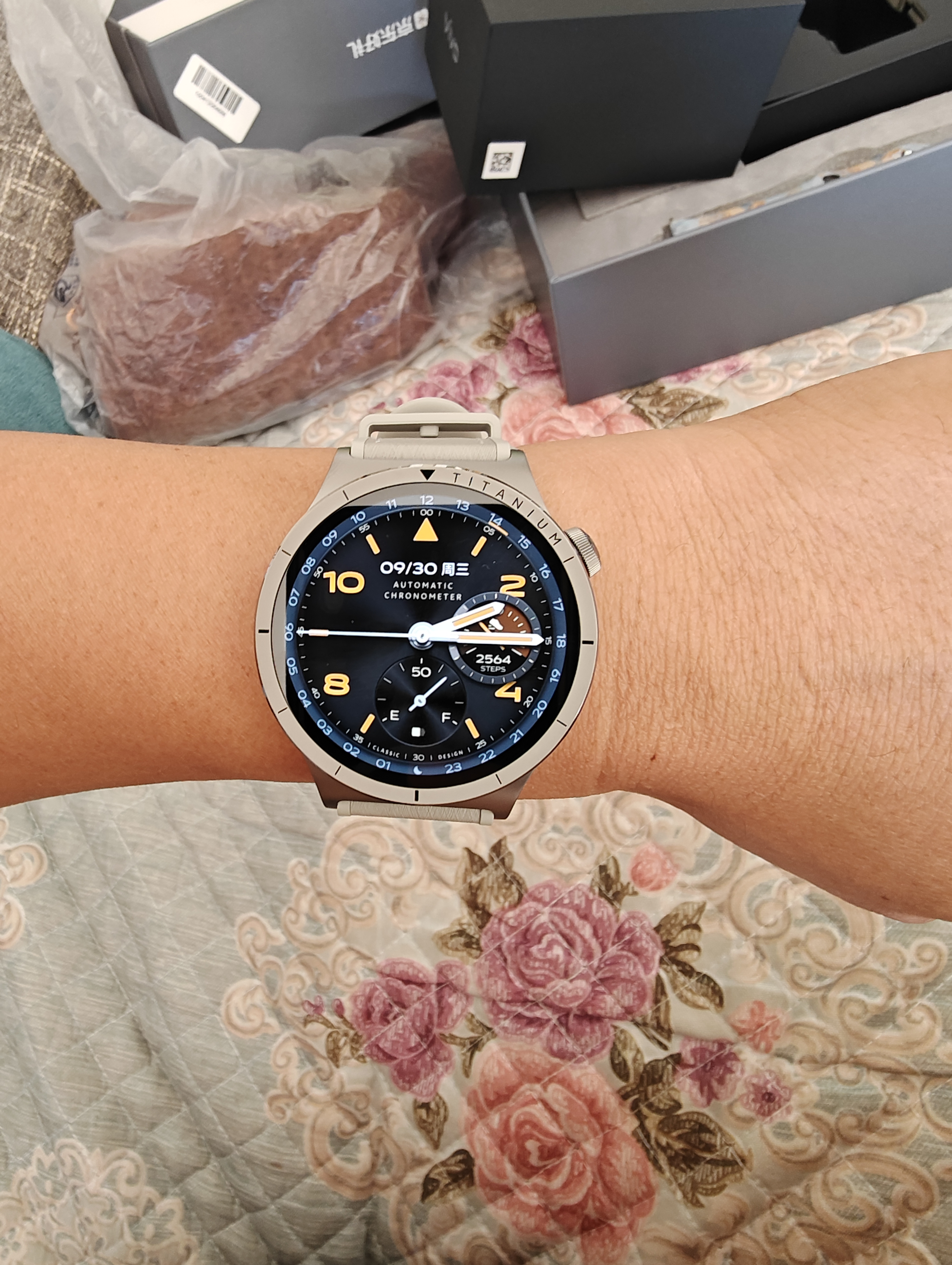 vivo WATCH 6 eSIM版 原色【时装周礼盒1】 蓝宝石玻璃表镜 超轻薄表体 进阶跑骑指导 智能手表 实拍图