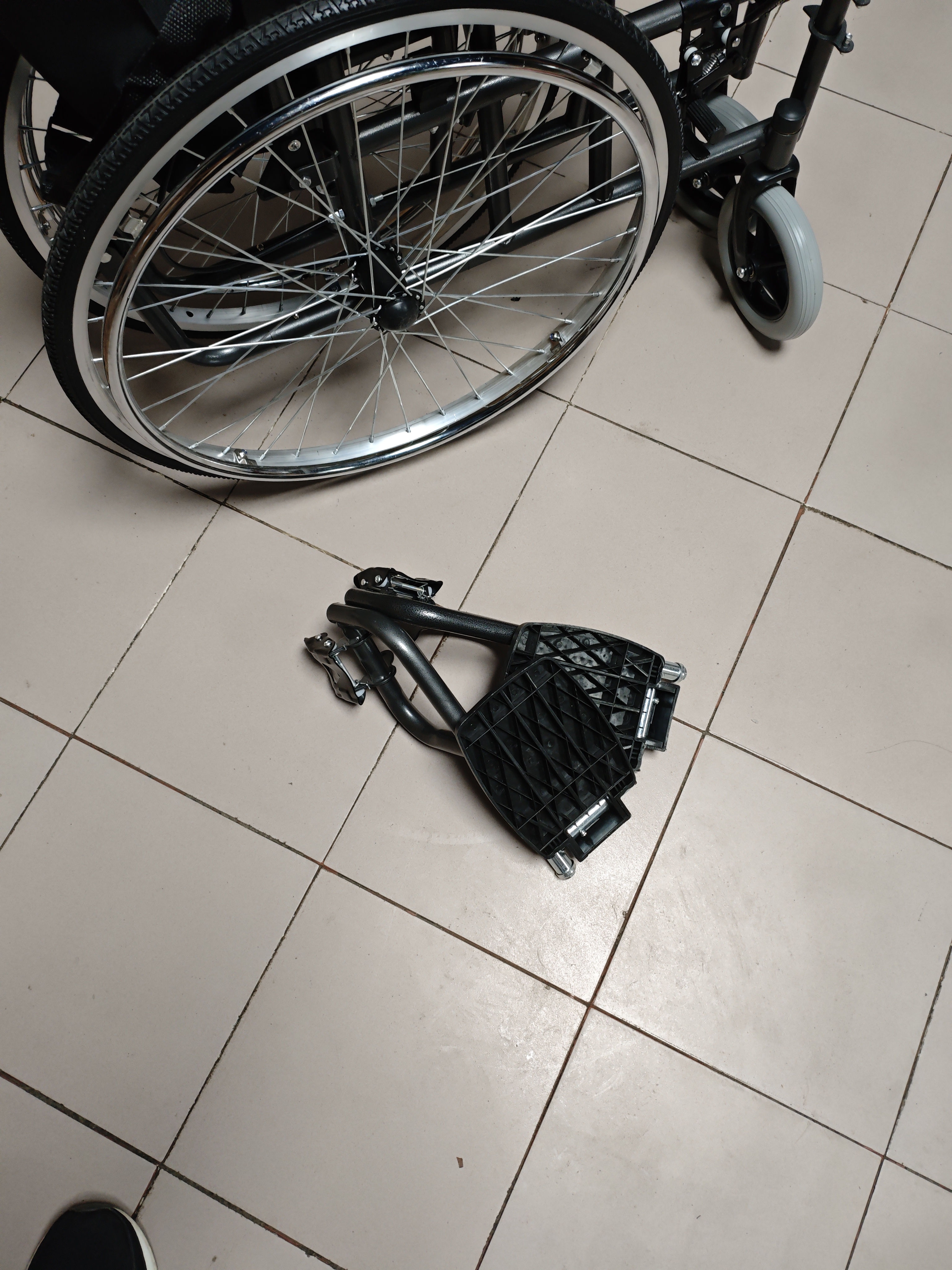 揽康胖子轮椅加宽加大高承重体胖老人轮椅车加固大体重老年人出行工具 【座宽56cm】可掀扶手-开合腿托-可拆双层座垫 实拍图