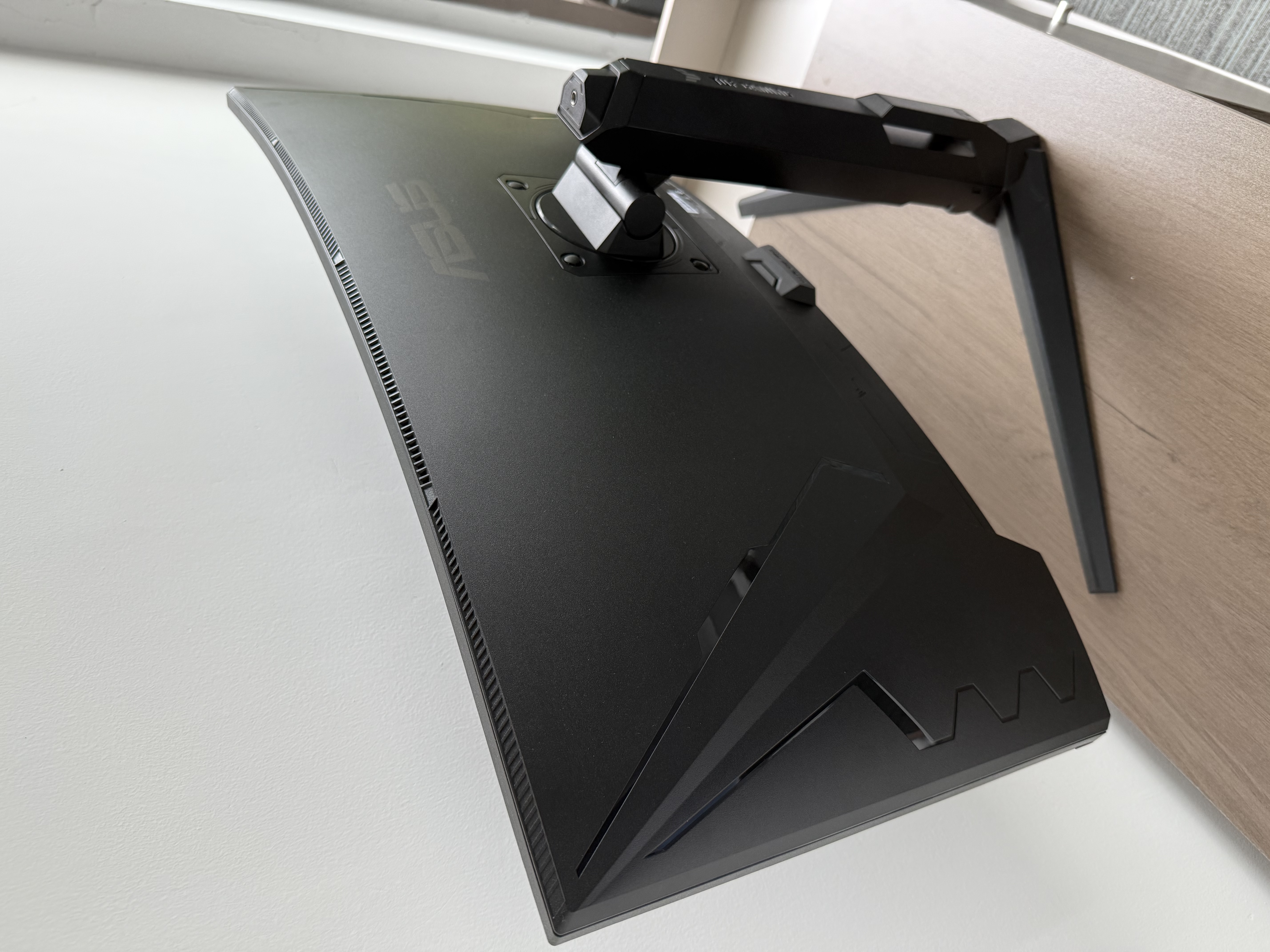 华硕VG34VQL3A 34英寸电竞显示器2K WQHD曲面带鱼屏 180Hz高刷 HDR400 125%sRGB广色域HVA屏1ms 实拍图