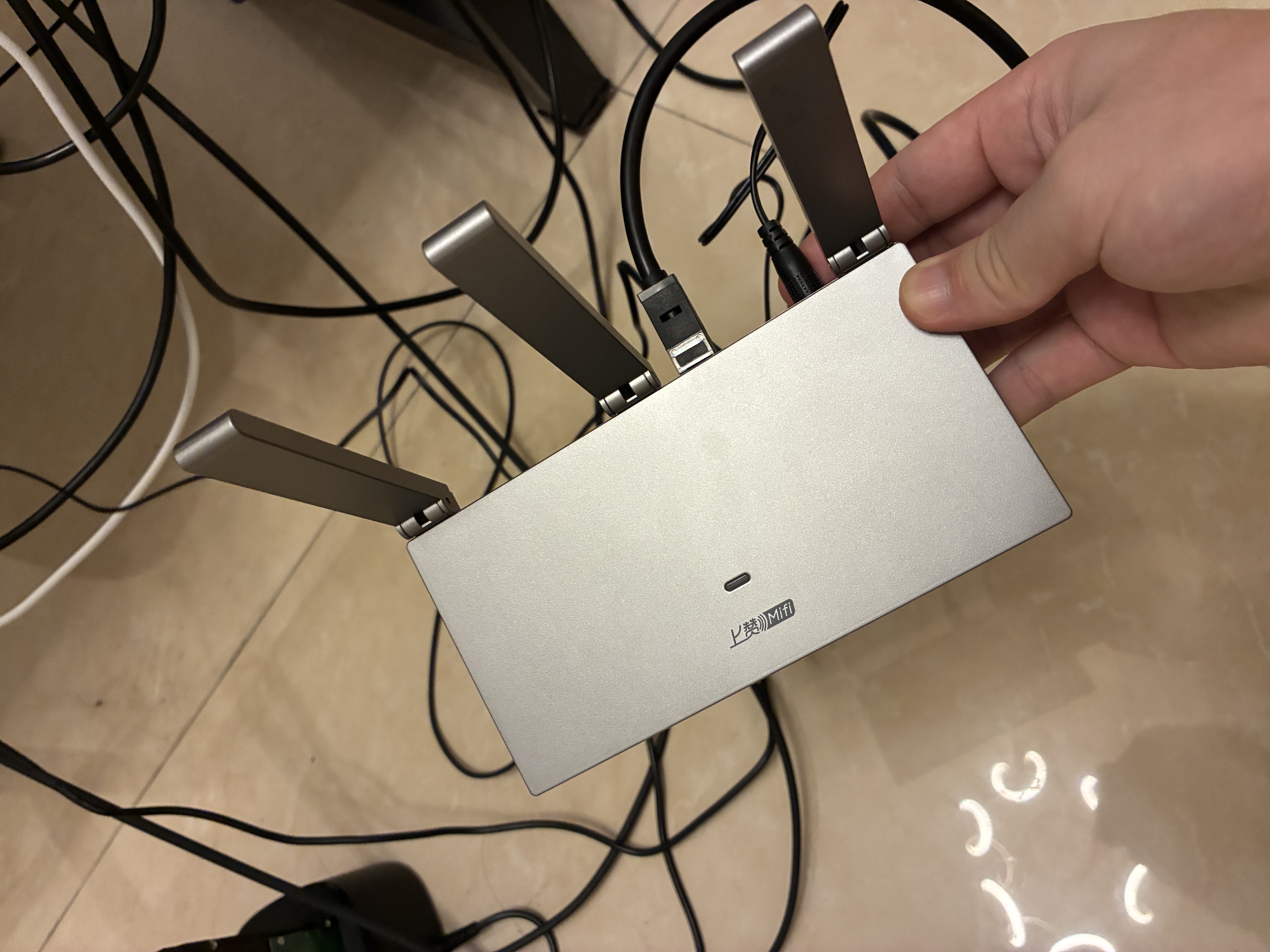 上赞 SZ50 5G随身wifi免插卡移动路由器免装宽带无线上网卡办公家用支持多人同时连接 实拍图